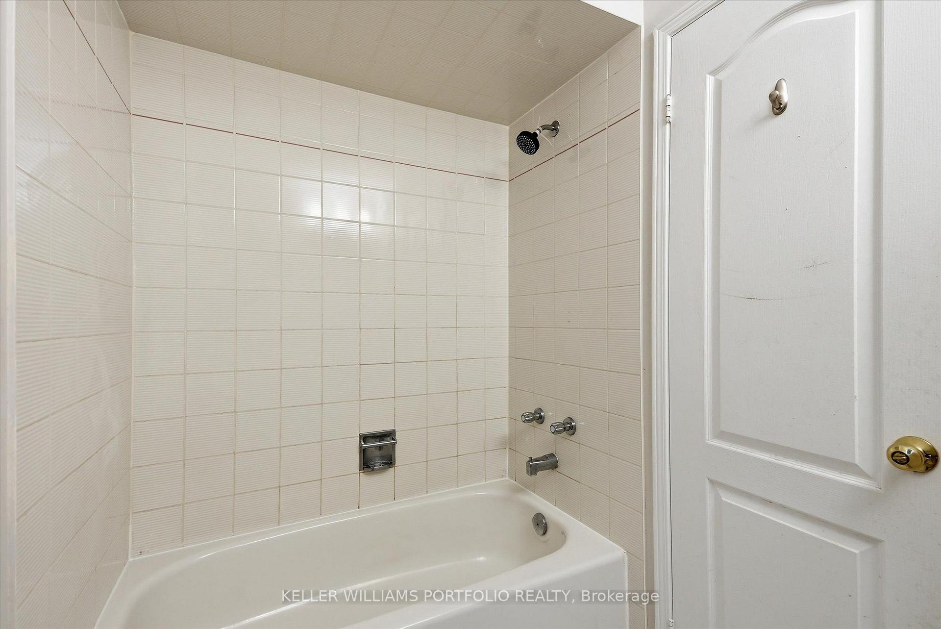 Photo 39 of 21 Tova Place, Vaughan, Beverley Glen — HOMEH