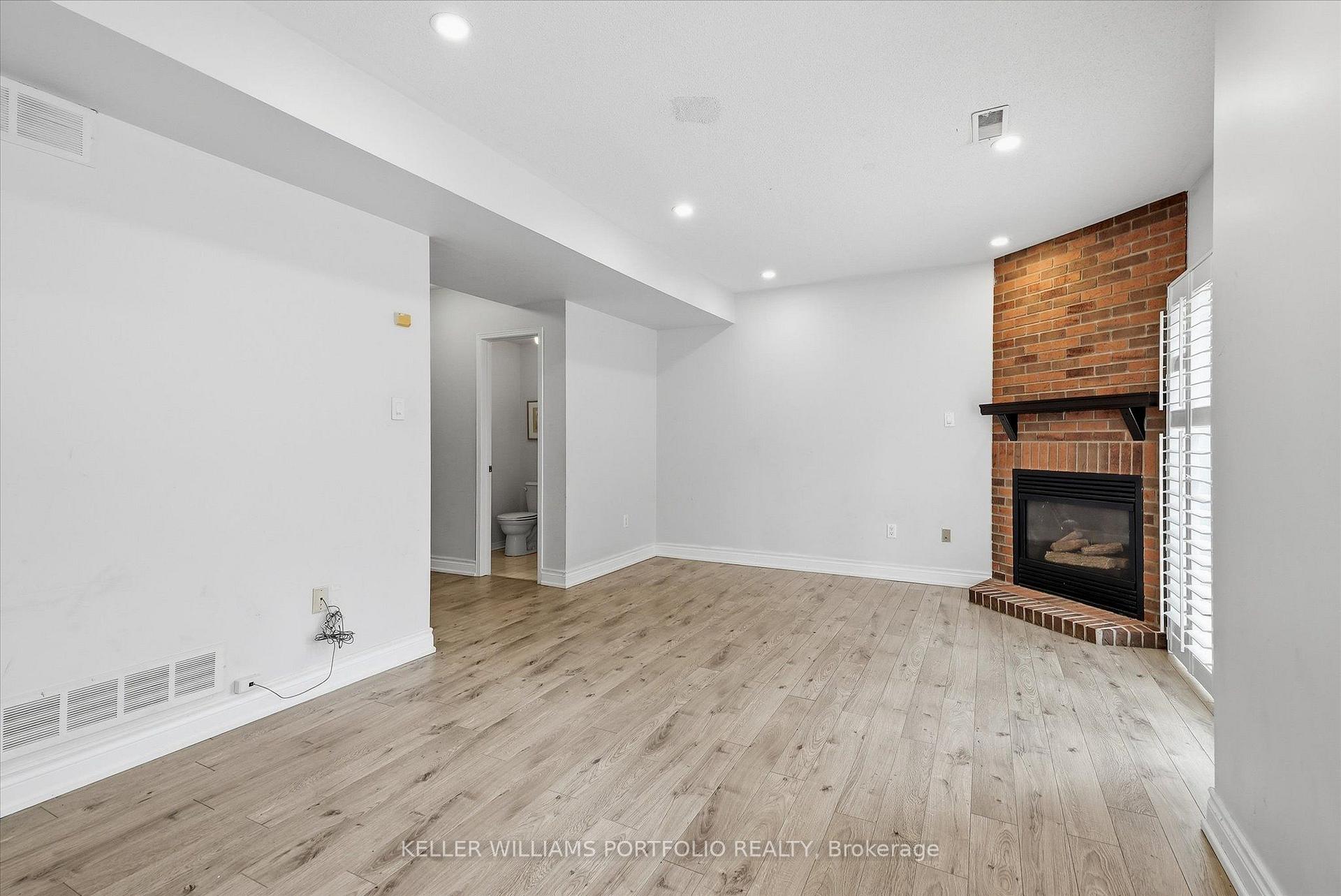 Photo 43 of 21 Tova Place, Vaughan, Beverley Glen — HOMEH