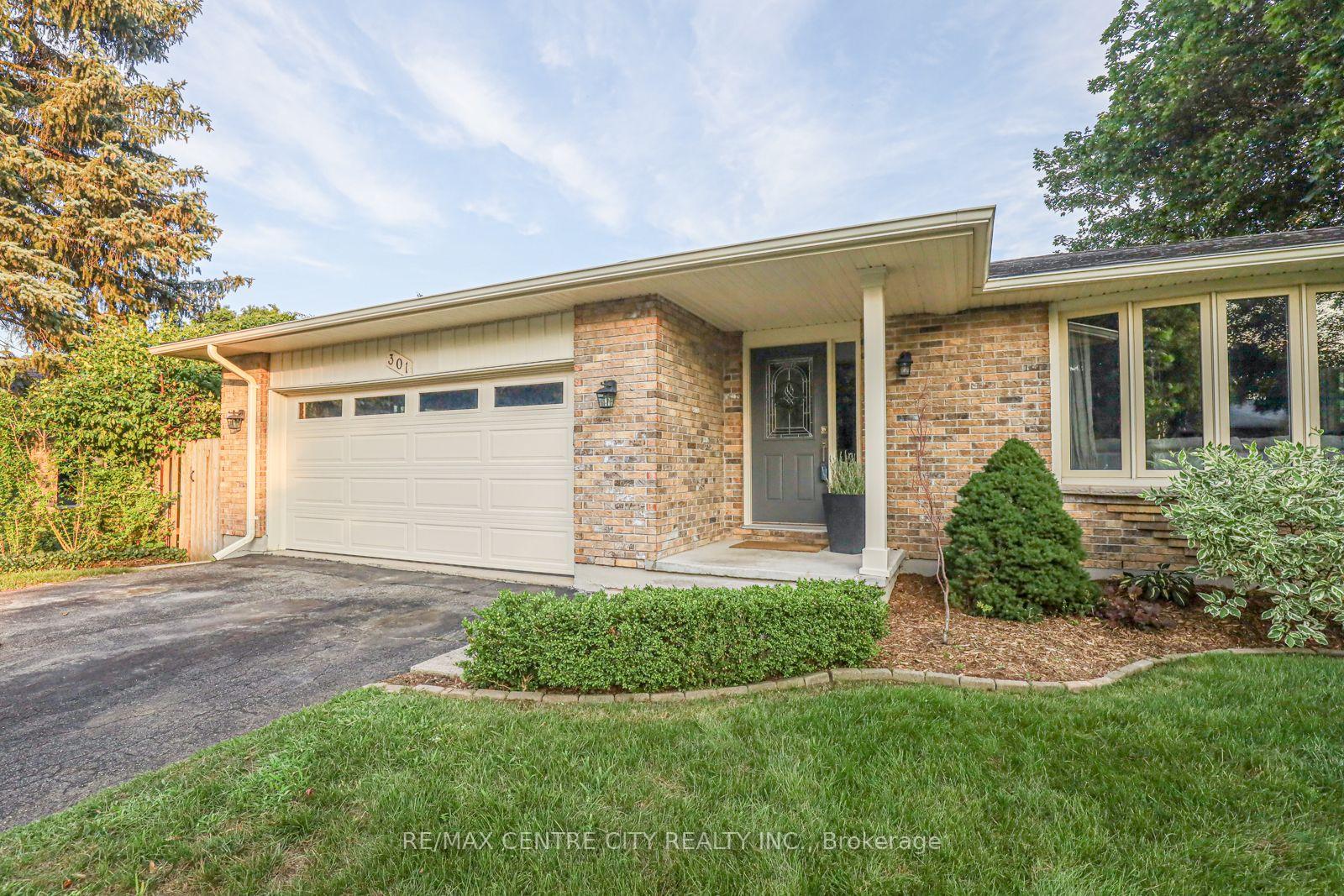 Photo 3 of 301 Blackacres Boulevard, London, North F — HOMEH