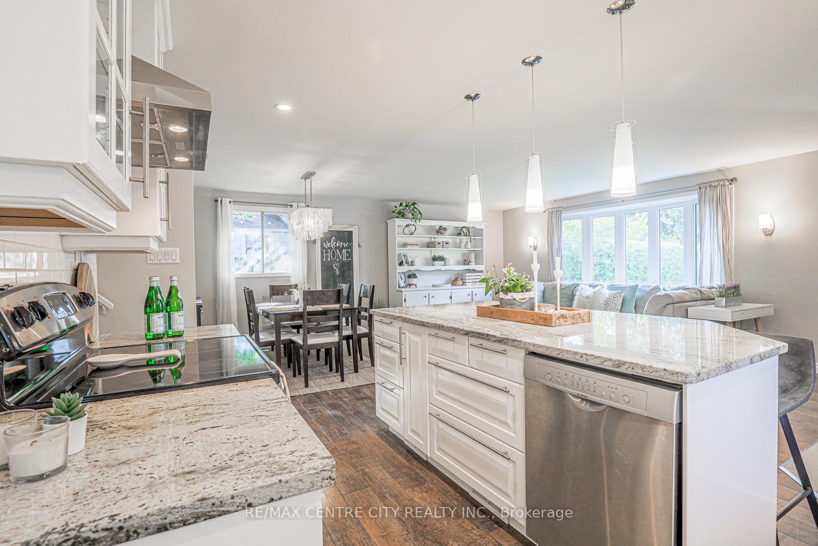 Photo 21 of 301 Blackacres Boulevard, London, North F — HOMEH