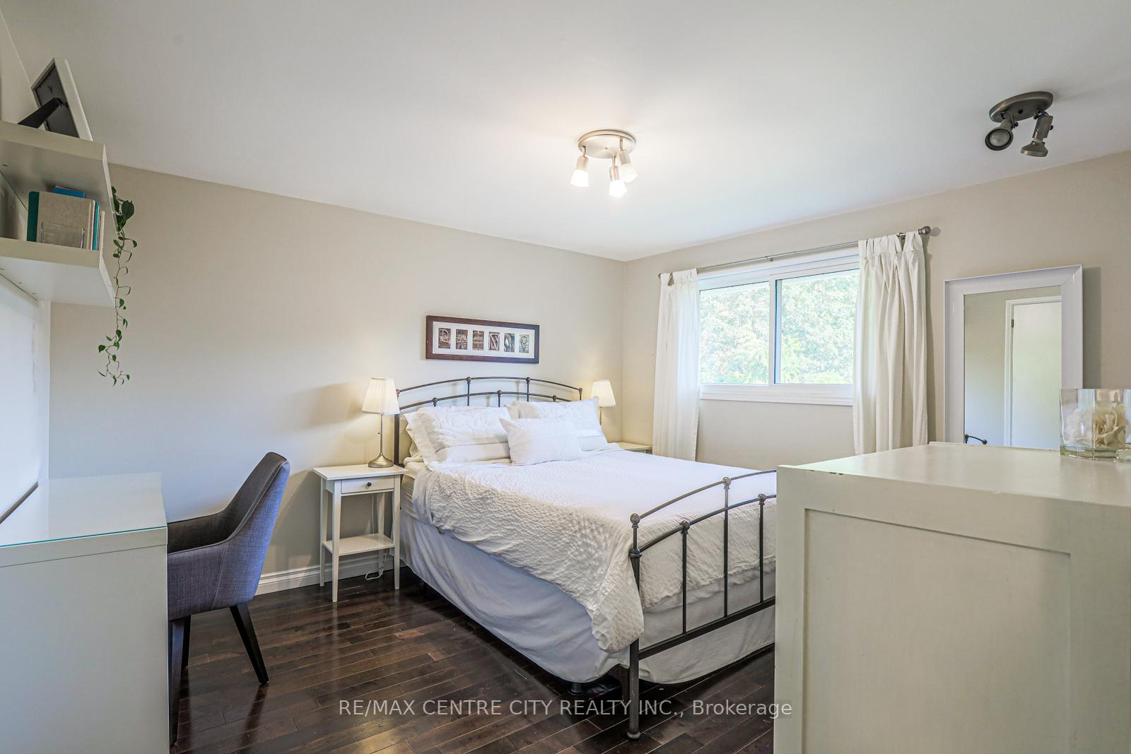 Photo 22 of 301 Blackacres Boulevard, London, North F — HOMEH