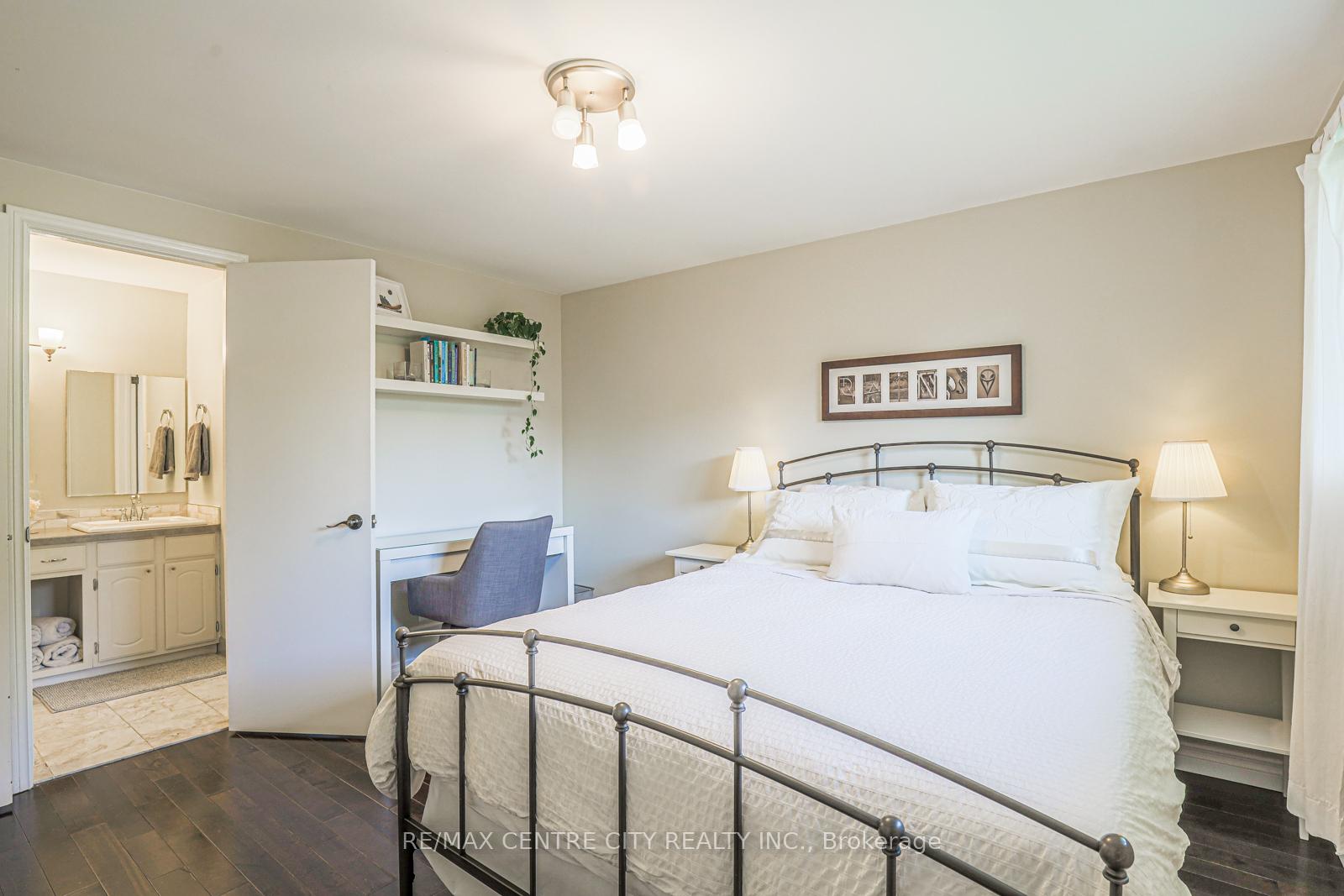 Photo 23 of 301 Blackacres Boulevard, London, North F — HOMEH