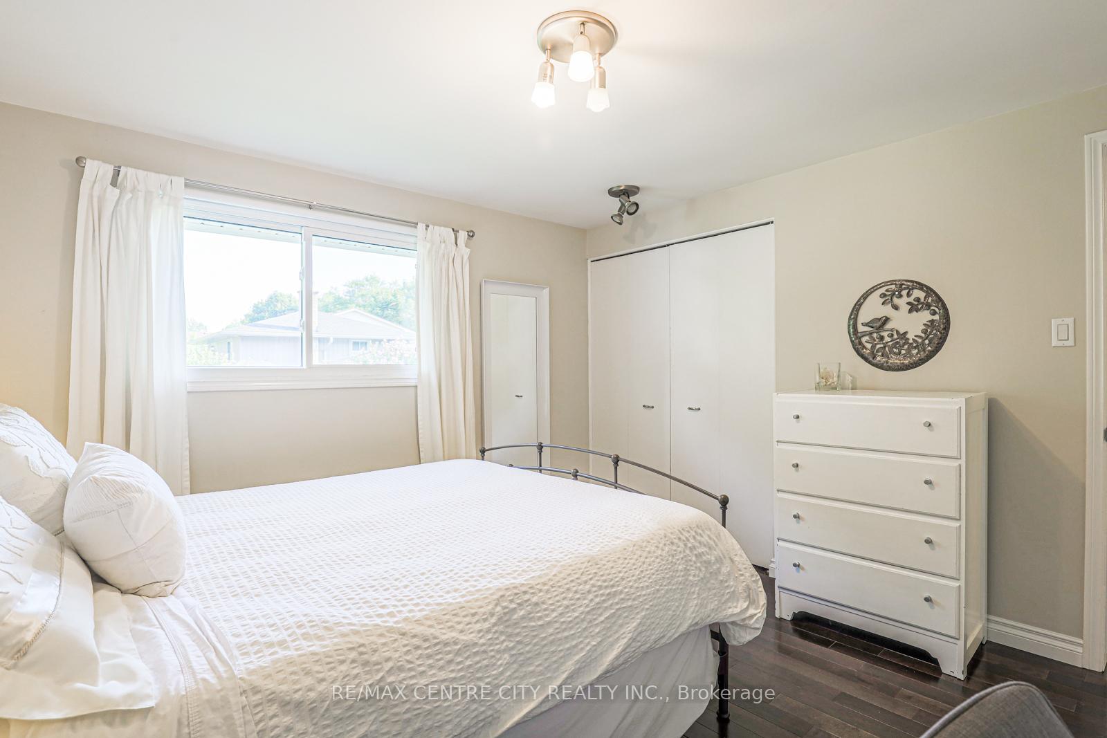 Photo 24 of 301 Blackacres Boulevard, London, North F — HOMEH