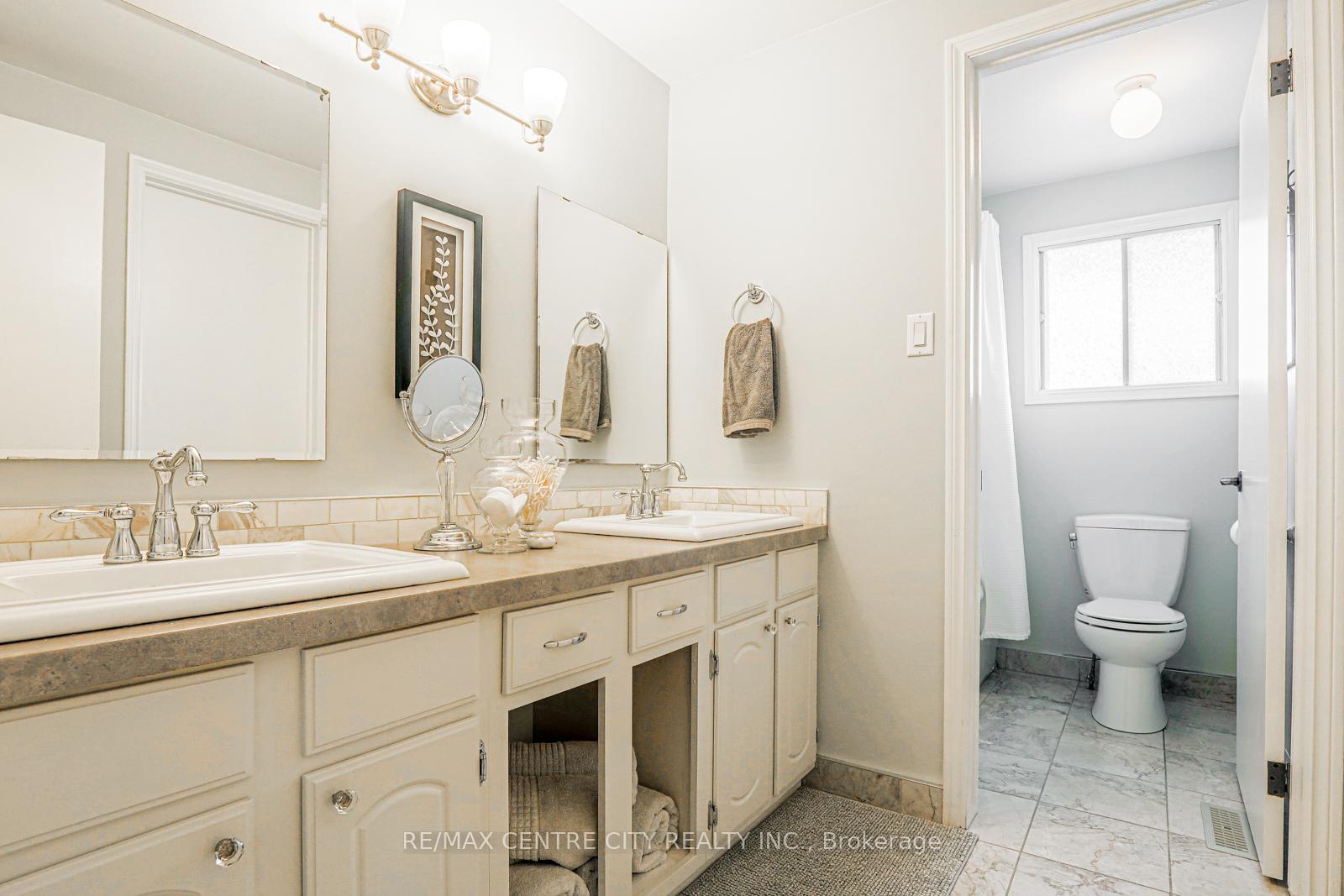 Photo 25 of 301 Blackacres Boulevard, London, North F — HOMEH