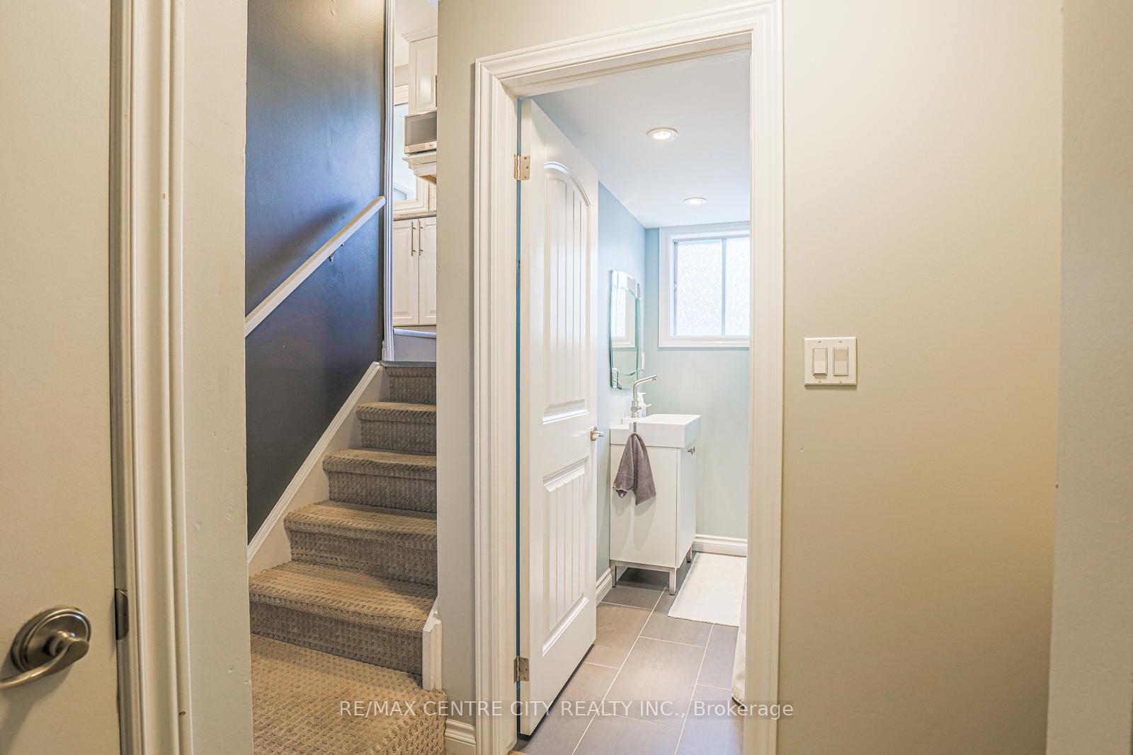 Photo 30 of 301 Blackacres Boulevard, London, North F — HOMEH