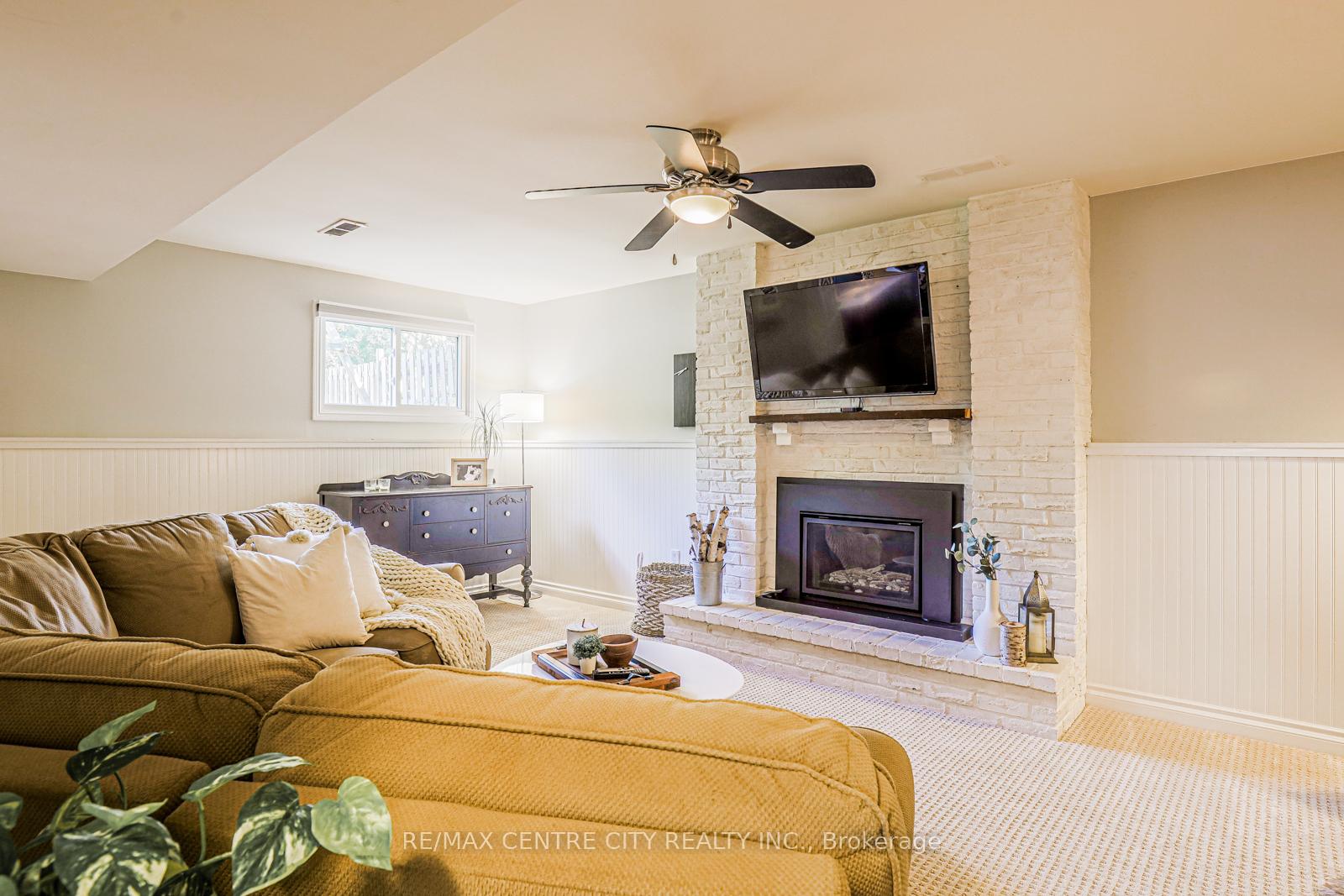 Photo 34 of 301 Blackacres Boulevard, London, North F — HOMEH