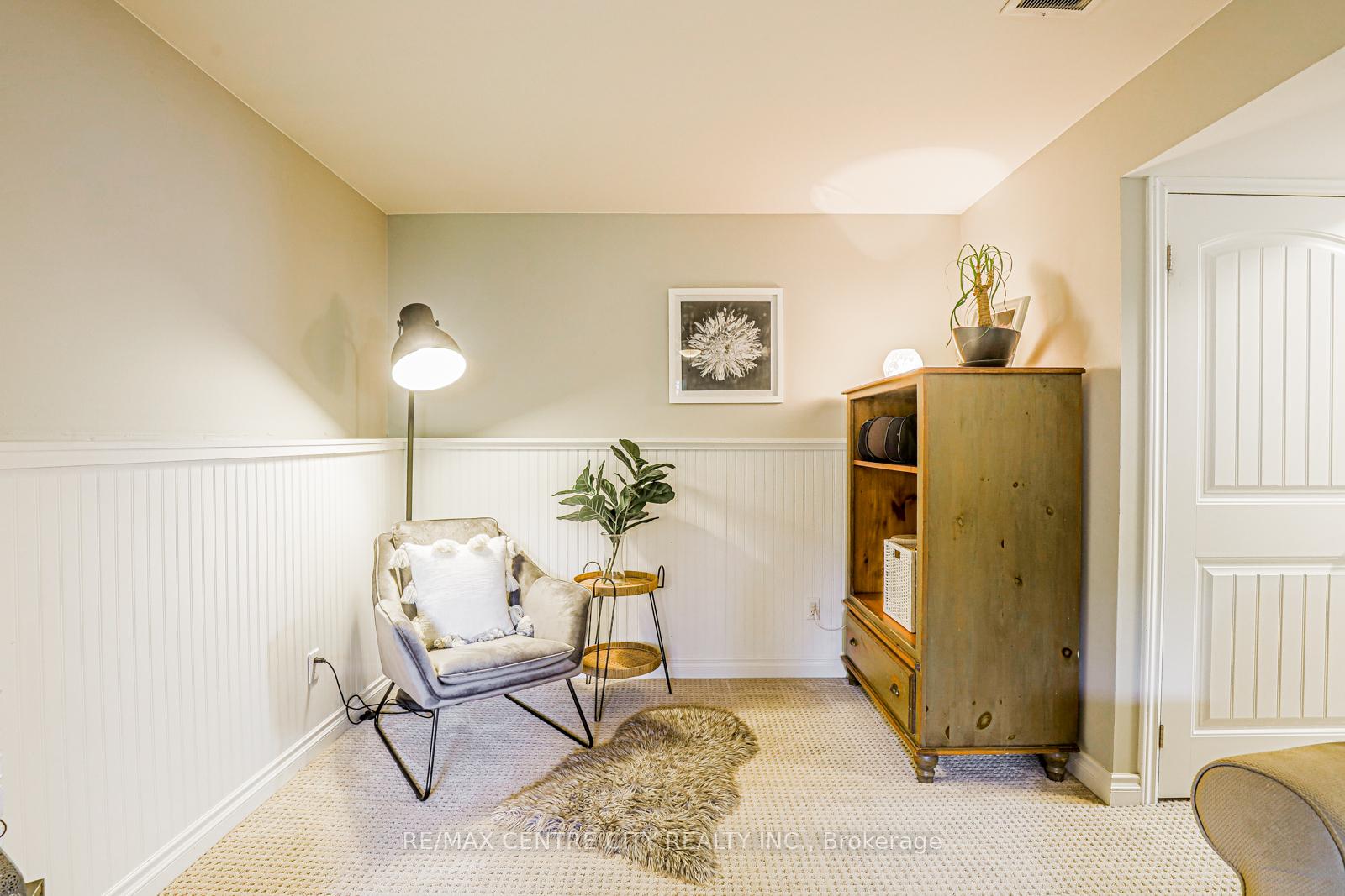 Photo 35 of 301 Blackacres Boulevard, London, North F — HOMEH