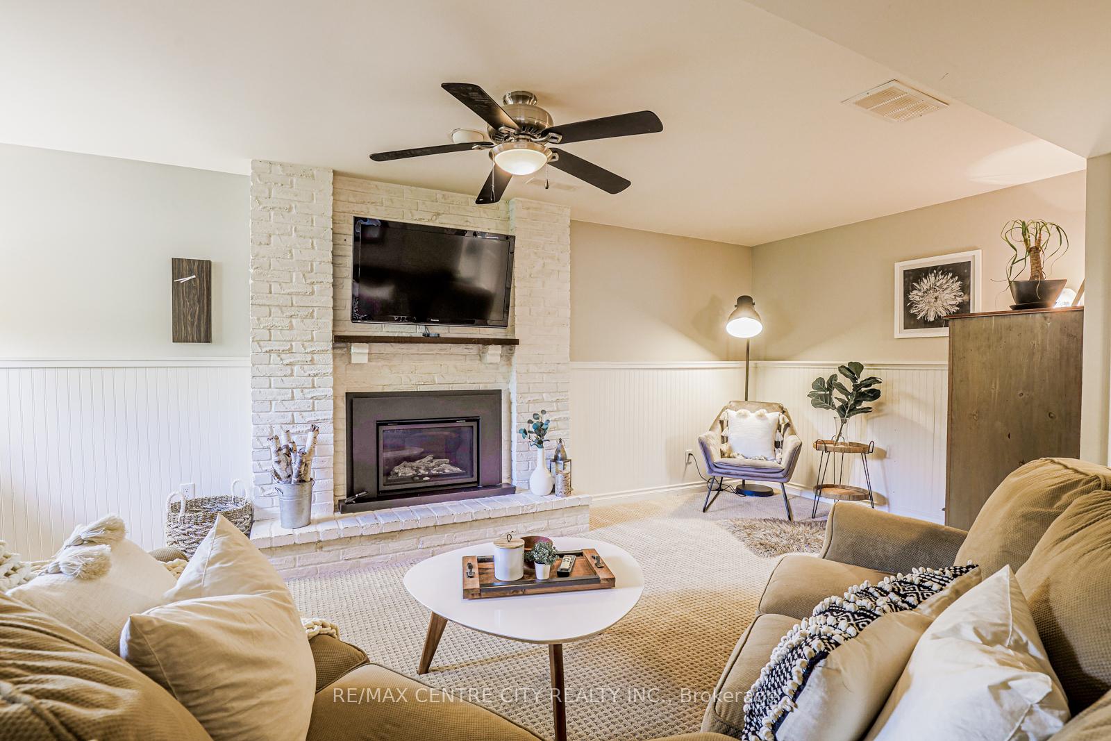 Photo 37 of 301 Blackacres Boulevard, London, North F — HOMEH