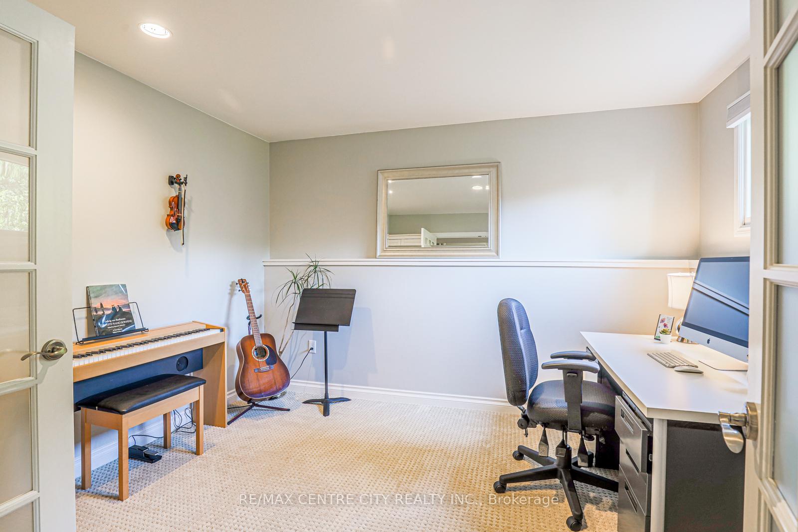 Photo 38 of 301 Blackacres Boulevard, London, North F — HOMEH
