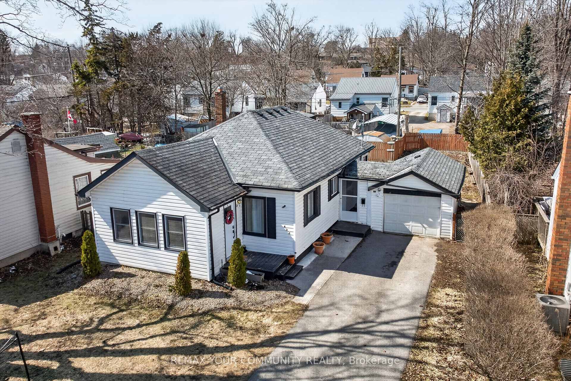 Photo 2 of 426 Wolsely Street, Peterborough, Northcrest Ward 5 — HOMEH