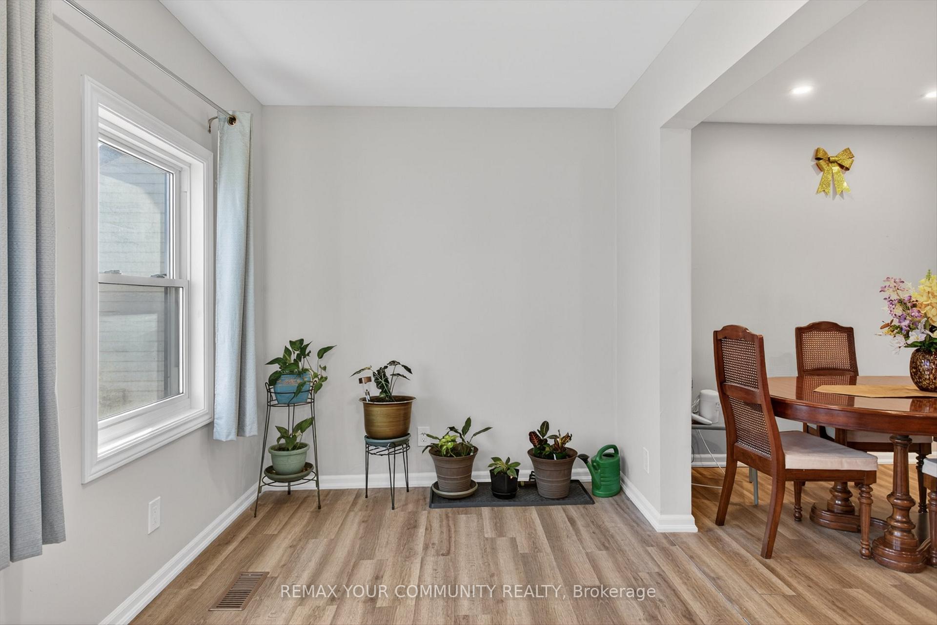 Photo 5 of 426 Wolsely Street, Peterborough, Northcrest Ward 5 — HOMEH
