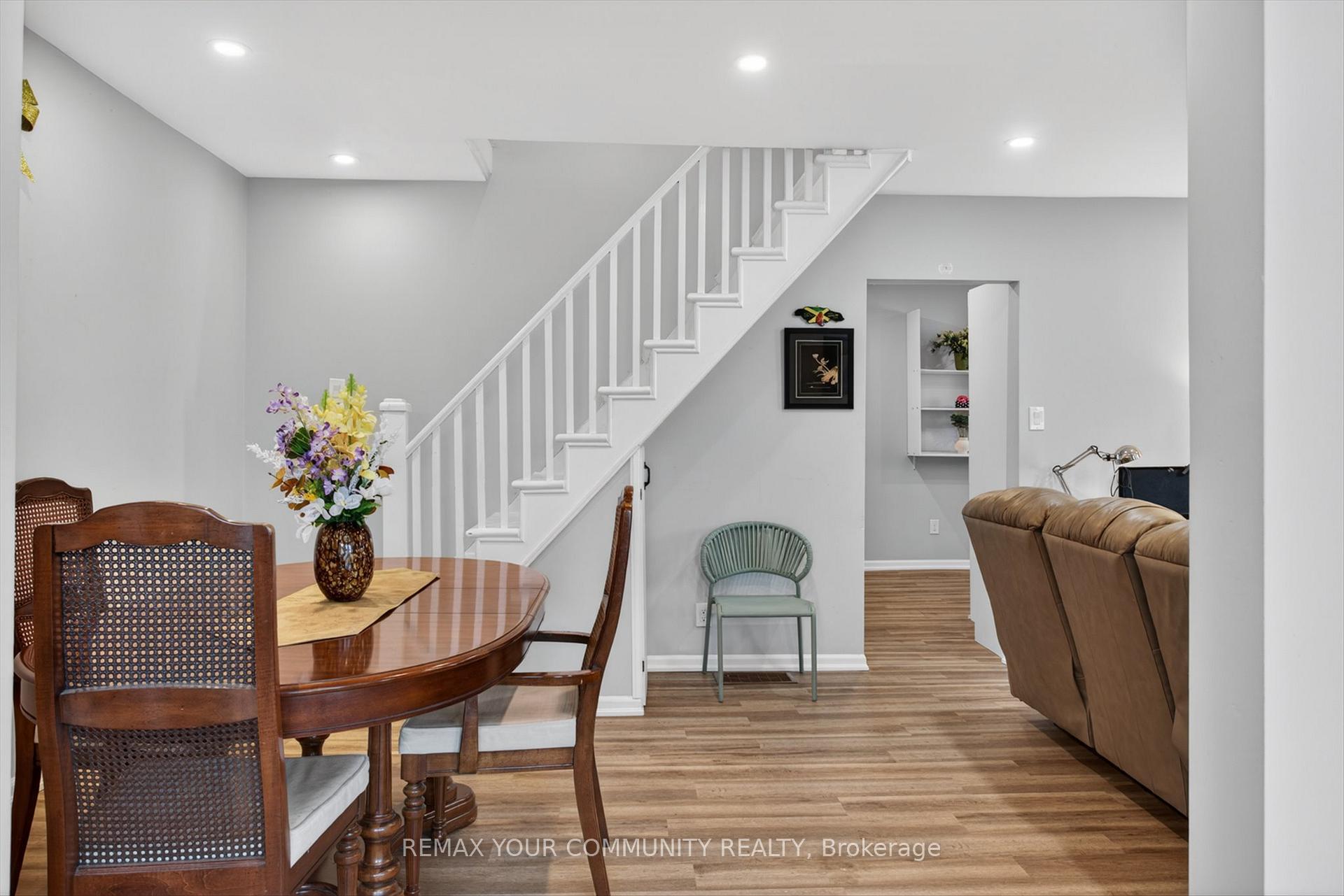 Photo 6 of 426 Wolsely Street, Peterborough, Northcrest Ward 5 — HOMEH