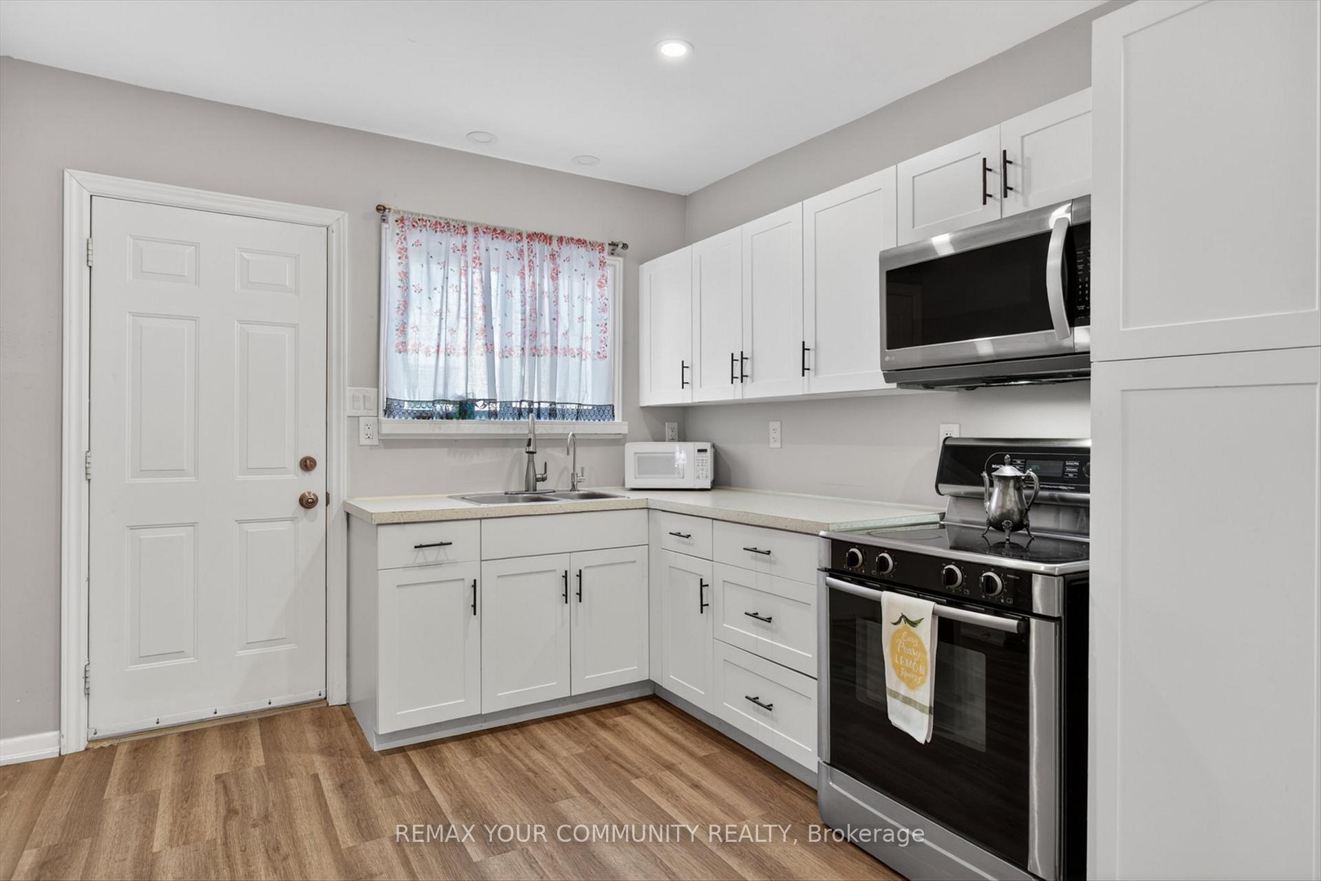 Photo 9 of 426 Wolsely Street, Peterborough, Northcrest Ward 5 — HOMEH