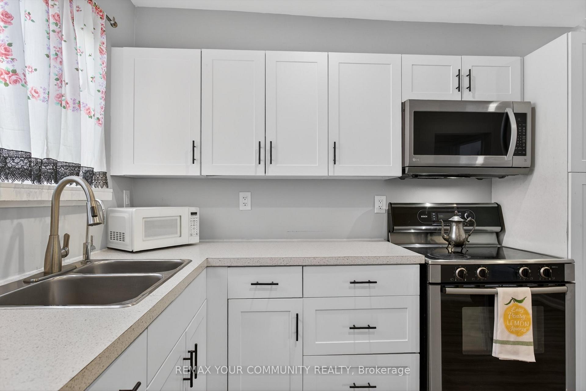 Photo 11 of 426 Wolsely Street, Peterborough, Northcrest Ward 5 — HOMEH