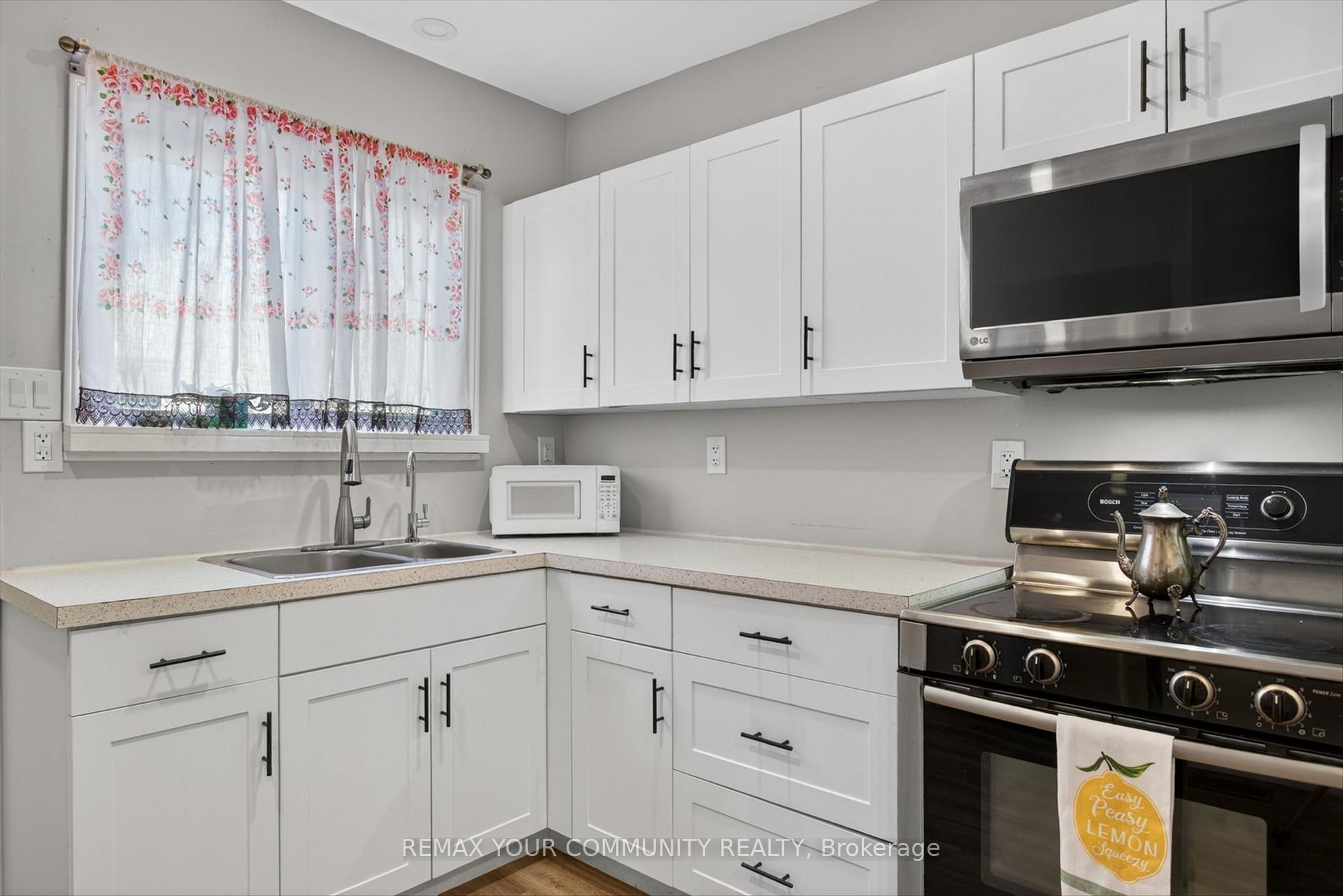 Photo 13 of 426 Wolsely Street, Peterborough, Northcrest Ward 5 — HOMEH