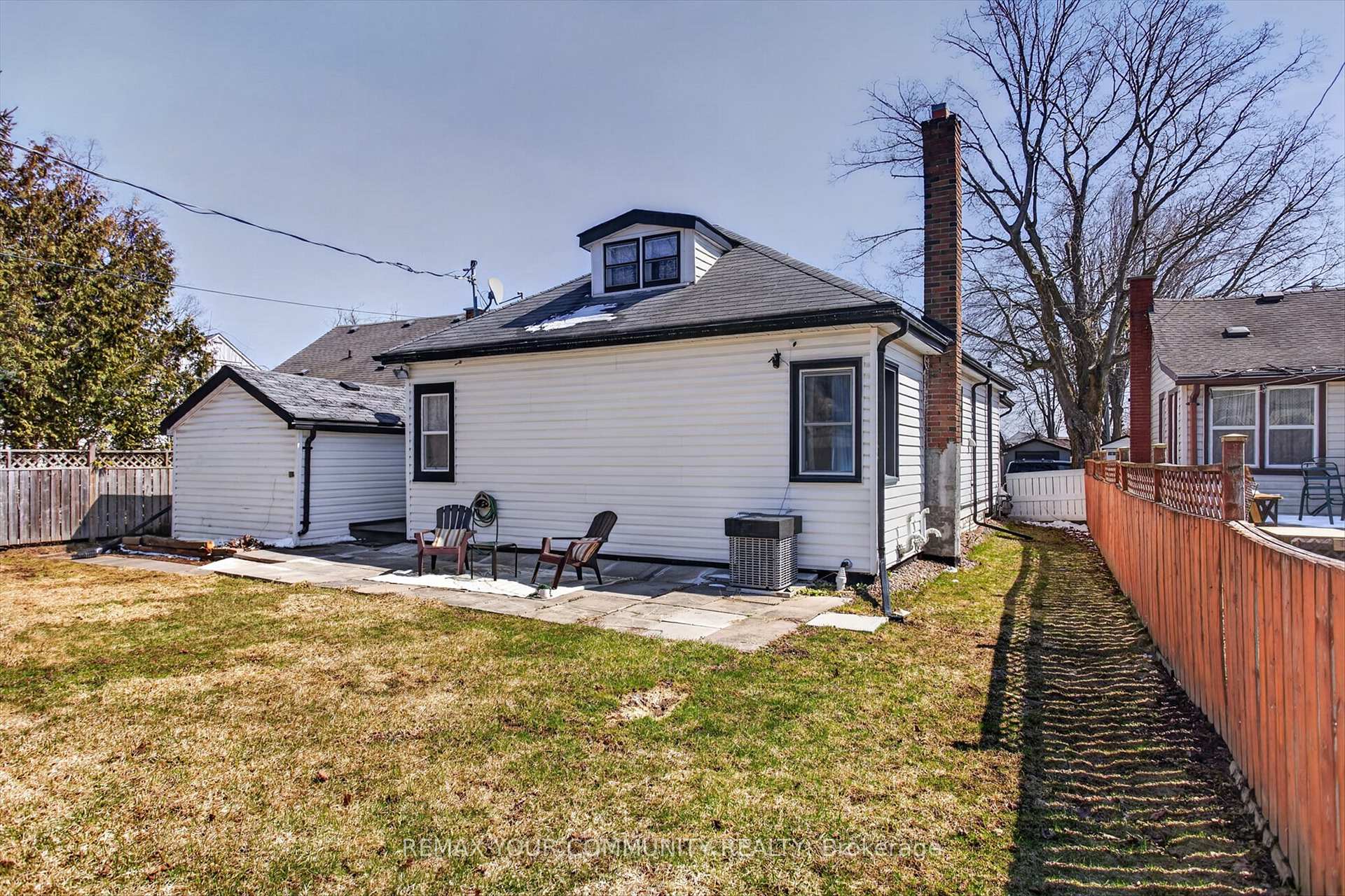 Photo 23 of 426 Wolsely Street, Peterborough, Northcrest Ward 5 — HOMEH