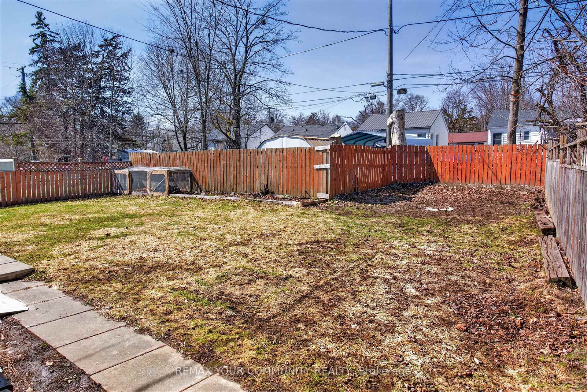 Photo 24 of 426 Wolsely Street, Peterborough, Northcrest Ward 5 — HOMEH