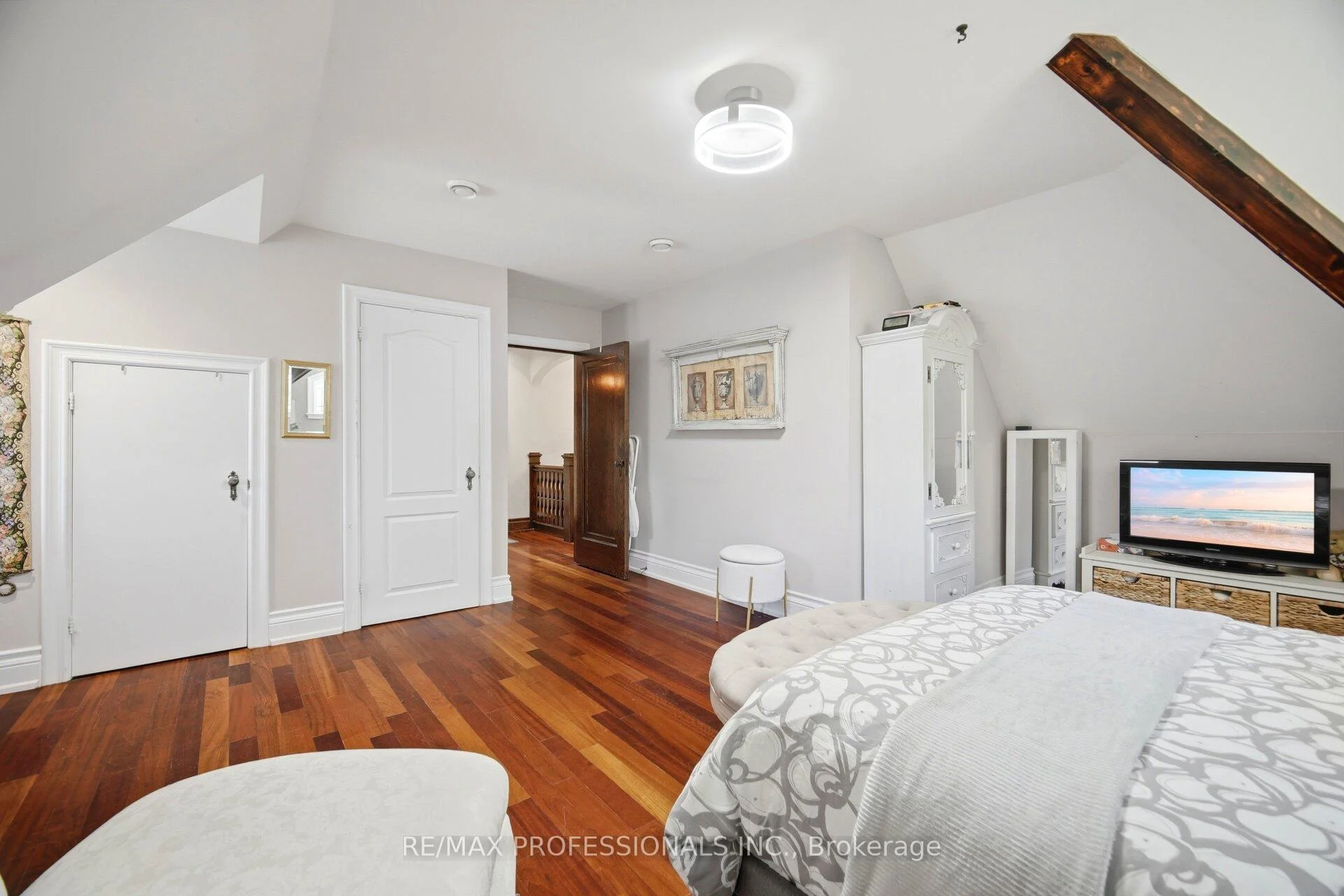 Photo 30 of 29 Mattice Road, Etobicoke, Islington-City Centre West — HOMEH