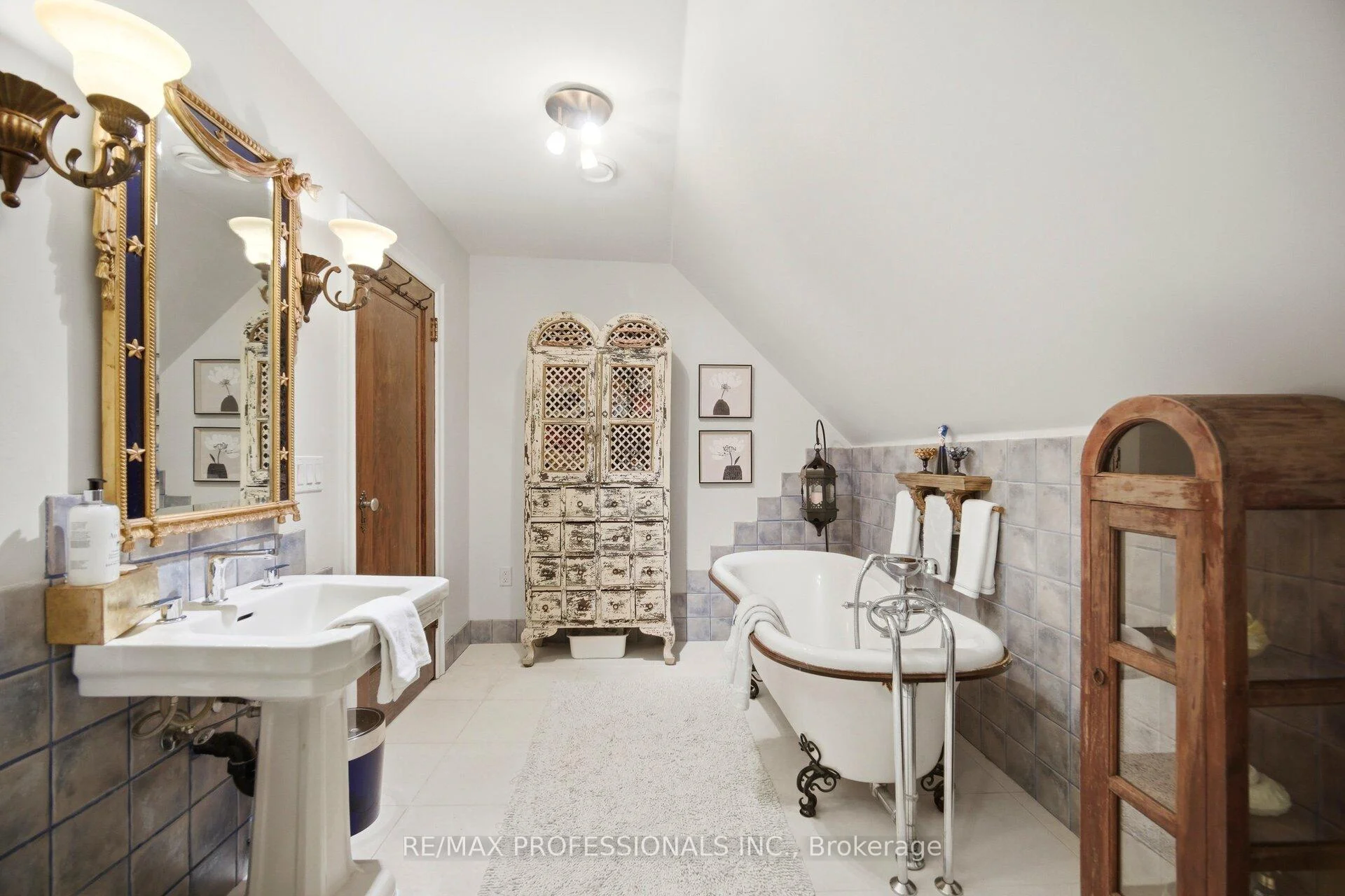 Photo 31 of 29 Mattice Road, Etobicoke, Islington-City Centre West — HOMEH