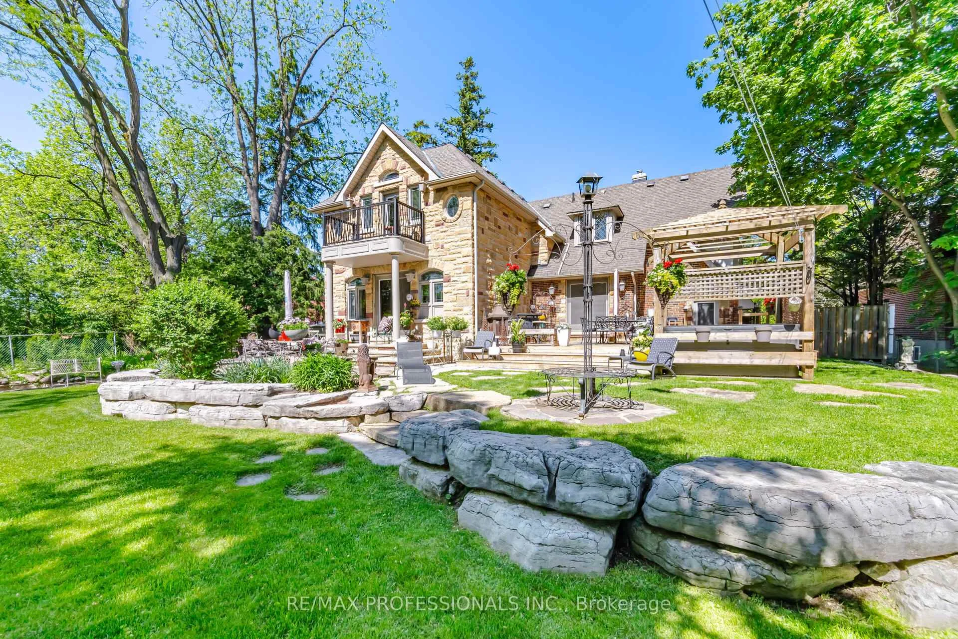 Photo 45 of 29 Mattice Road, Etobicoke, Islington-City Centre West — HOMEH