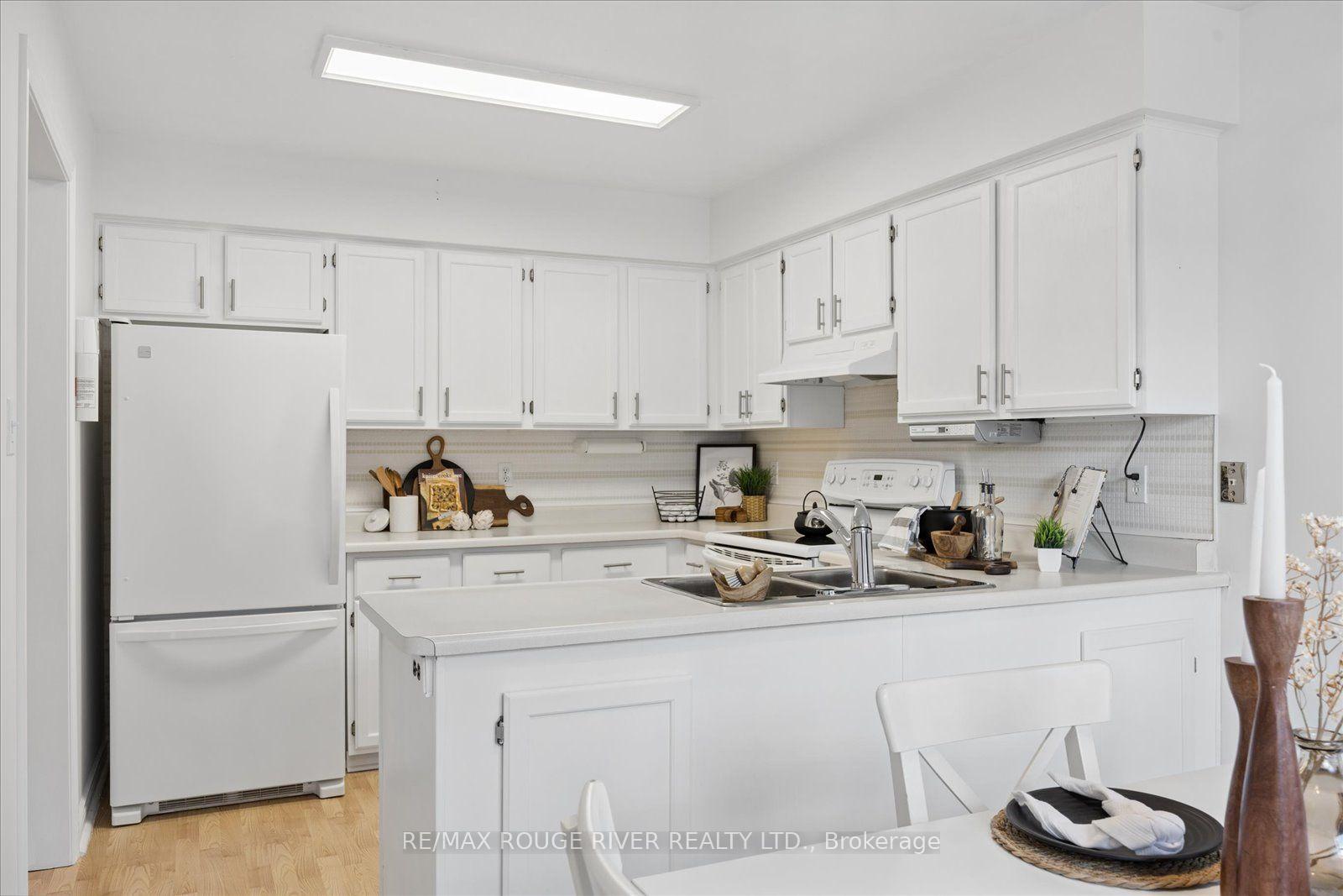 Photo 7 of 45 Mccrimmon Crescent, Clarington, Bowmanville — HOMEH