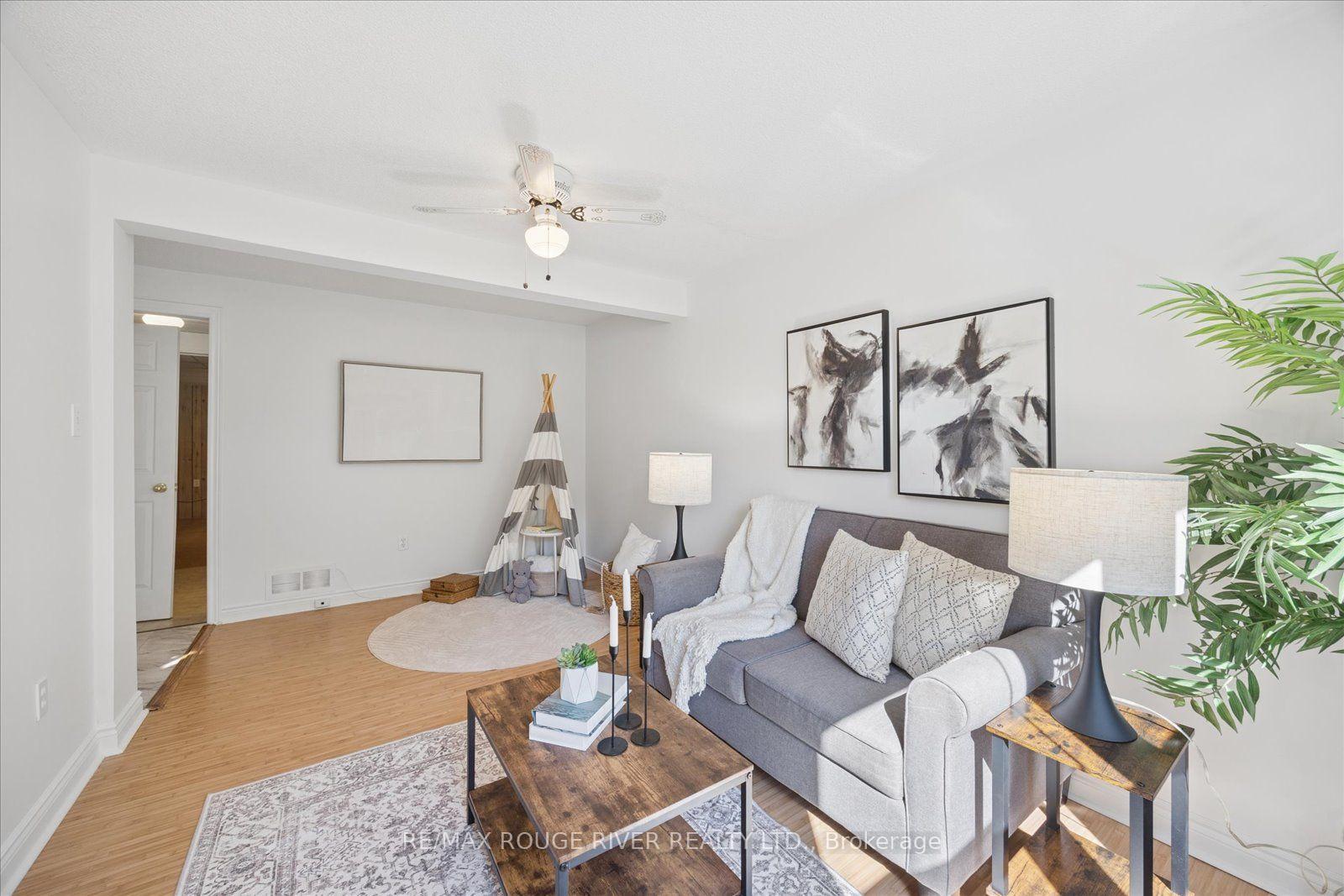 Photo 24 of 45 Mccrimmon Crescent, Clarington, Bowmanville — HOMEH