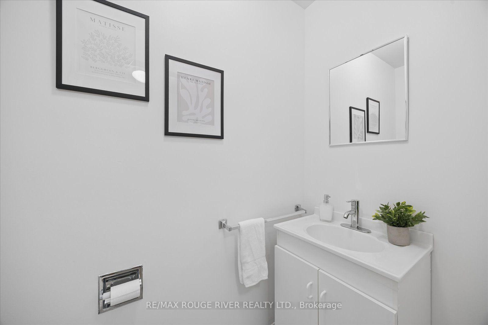 Photo 25 of 45 Mccrimmon Crescent, Clarington, Bowmanville — HOMEH
