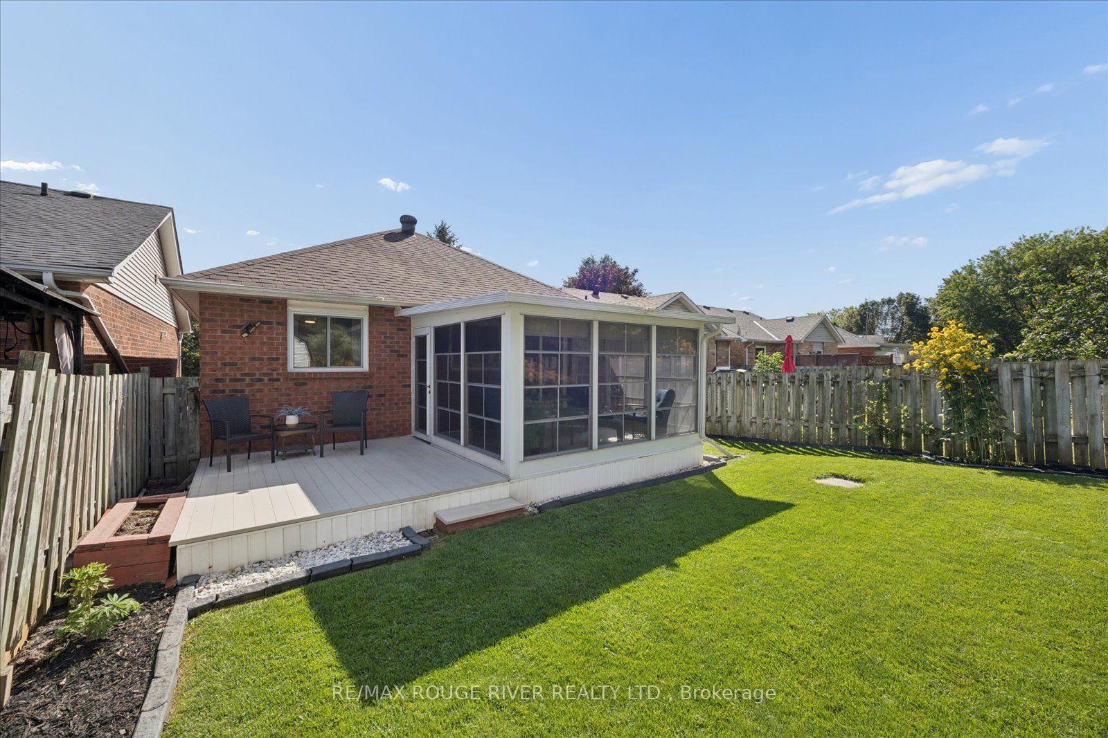 Photo 31 of 45 Mccrimmon Crescent, Clarington, Bowmanville — HOMEH