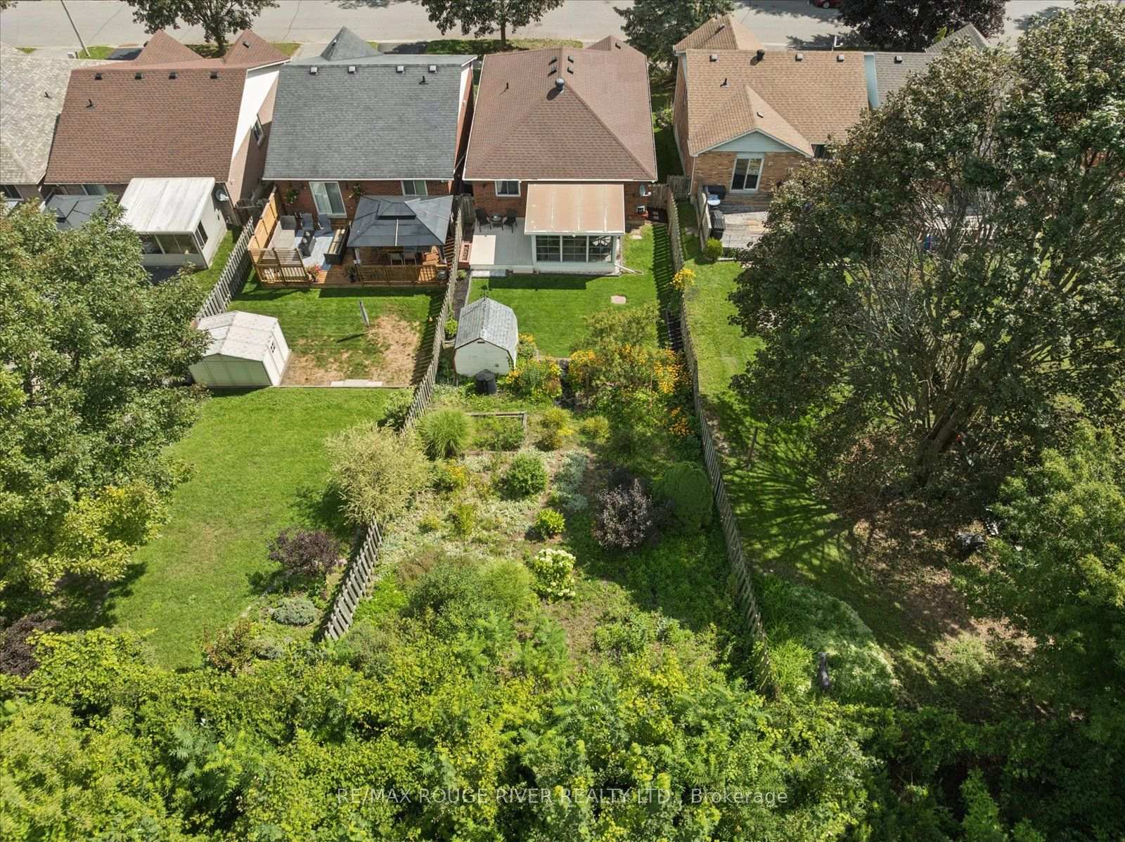 Photo 35 of 45 Mccrimmon Crescent, Clarington, Bowmanville — HOMEH