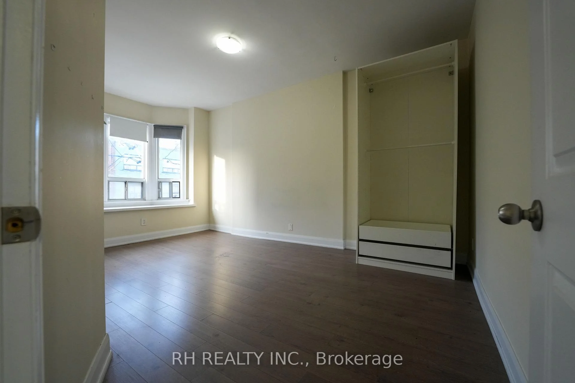 Photo 6 of Unit 2ndfl, 825 College Street, Toronto, Trinity-Bellwoods — HOMEH