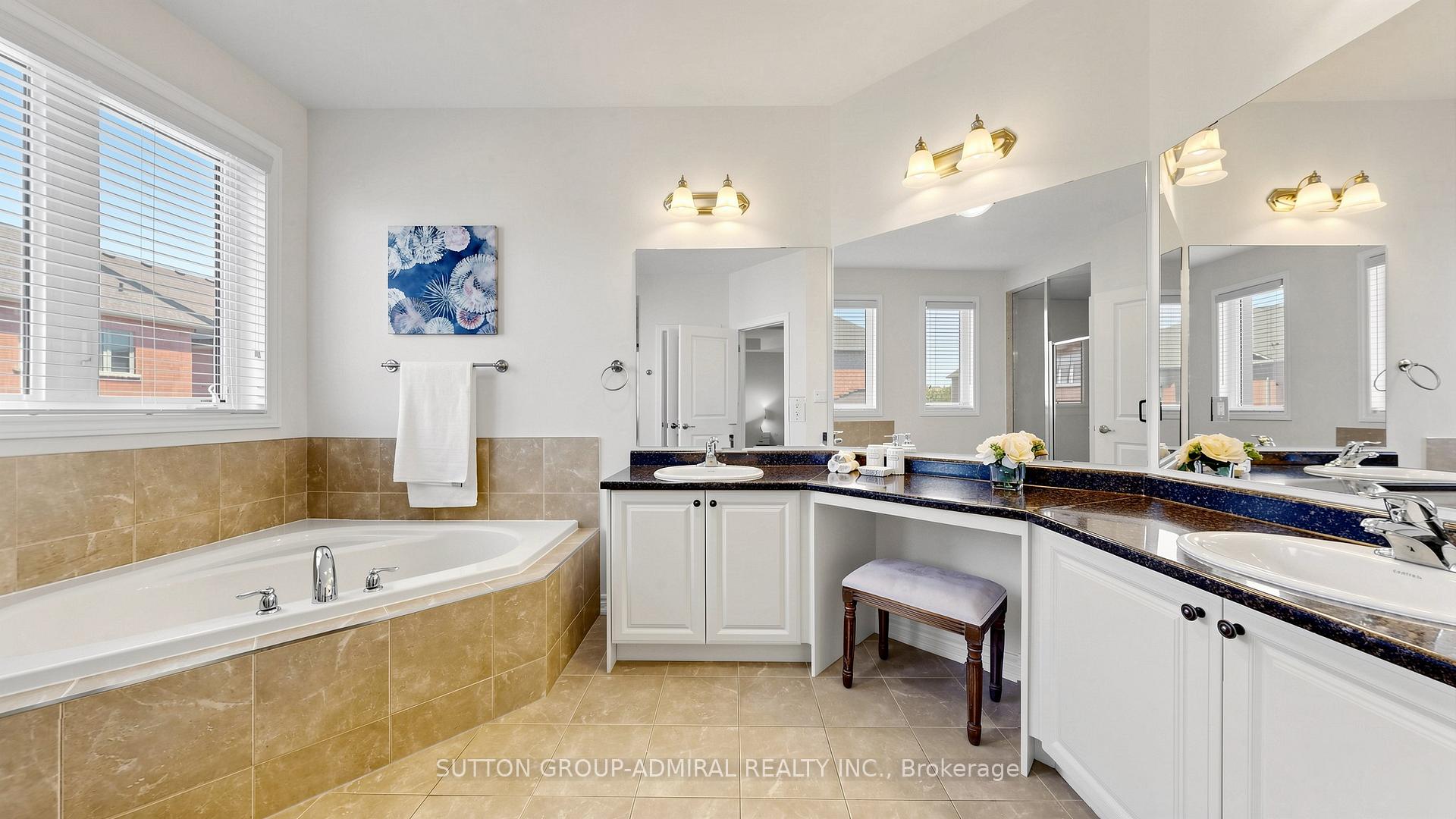 Photo 23 of 284 East's Corners Boulevard, Vaughan, Kleinburg — HOMEH