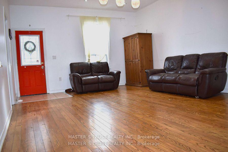 Photo 8 of 966 Dundas Street E, Toronto, South Riverdale — HOMEH