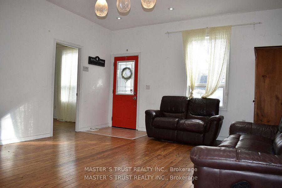 Photo 10 of 966 Dundas Street E, Toronto, South Riverdale — HOMEH