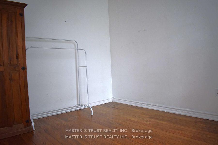 Photo 15 of 966 Dundas Street E, Toronto, South Riverdale — HOMEH