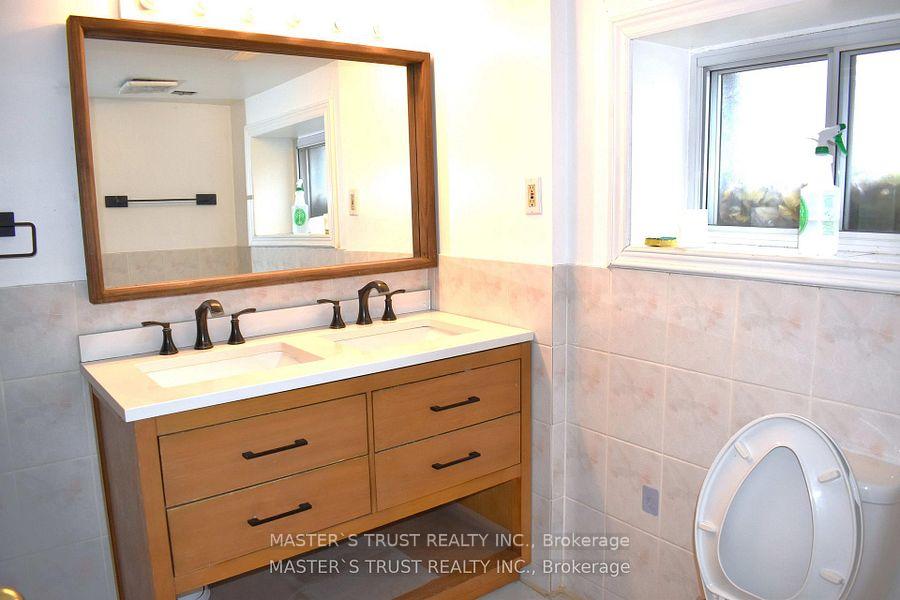 Photo 18 of 966 Dundas Street E, Toronto, South Riverdale — HOMEH