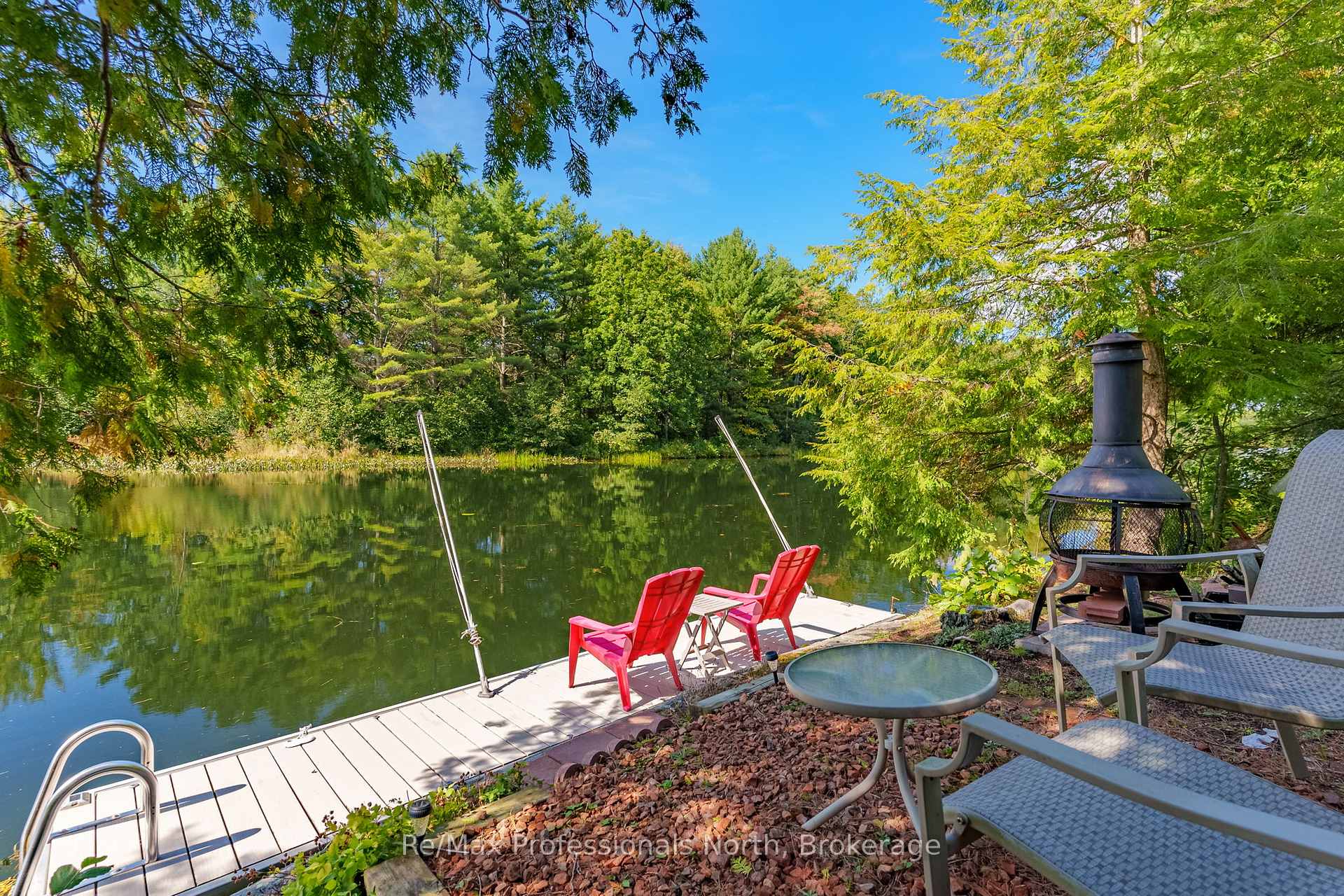 Photo 2 of 1005 Laidlaw Avenue, Gravenhurst, Morrison — HOMEH