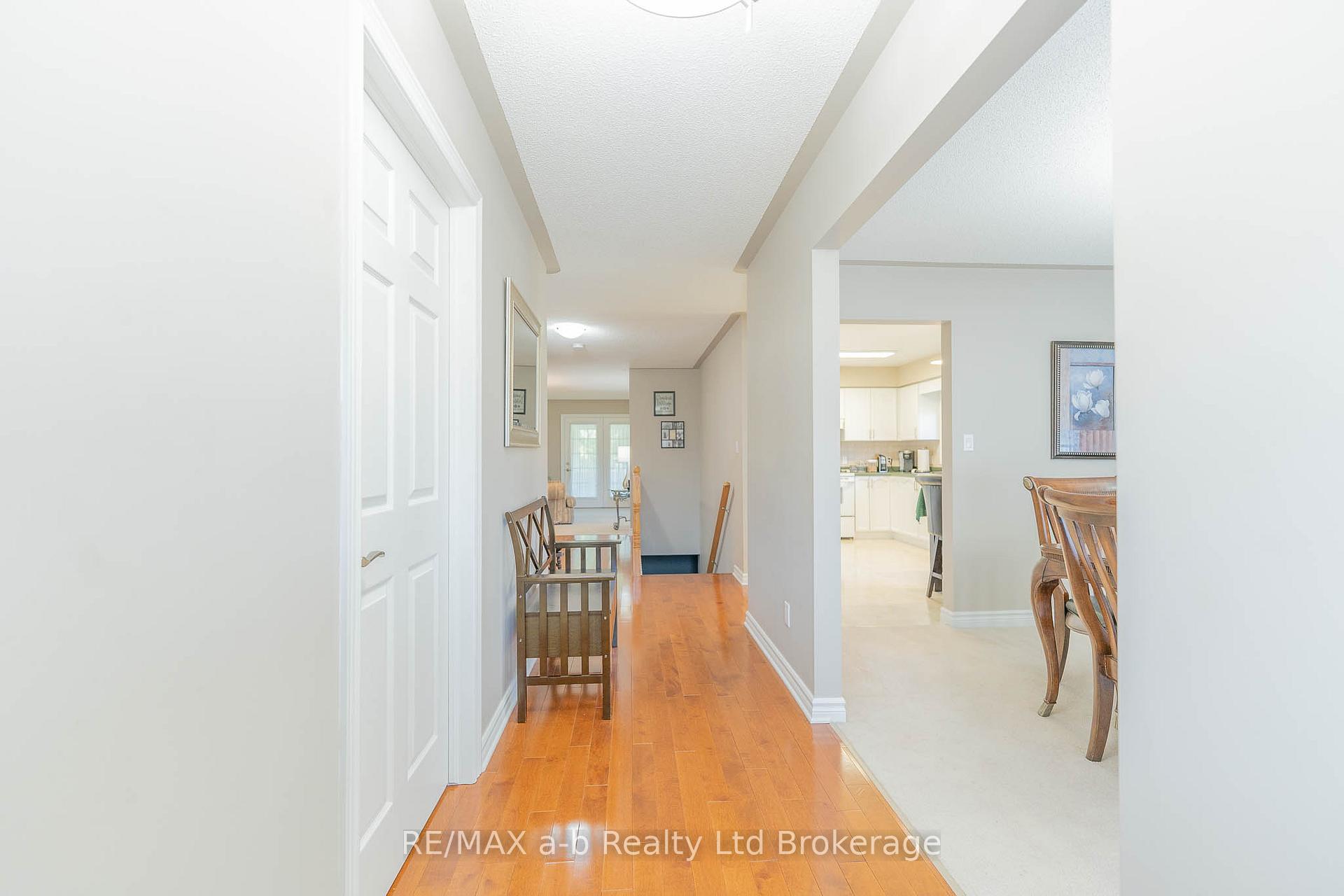 Photo 7 of 23 Armstrong Drive, Tillsonburg — HOMEH