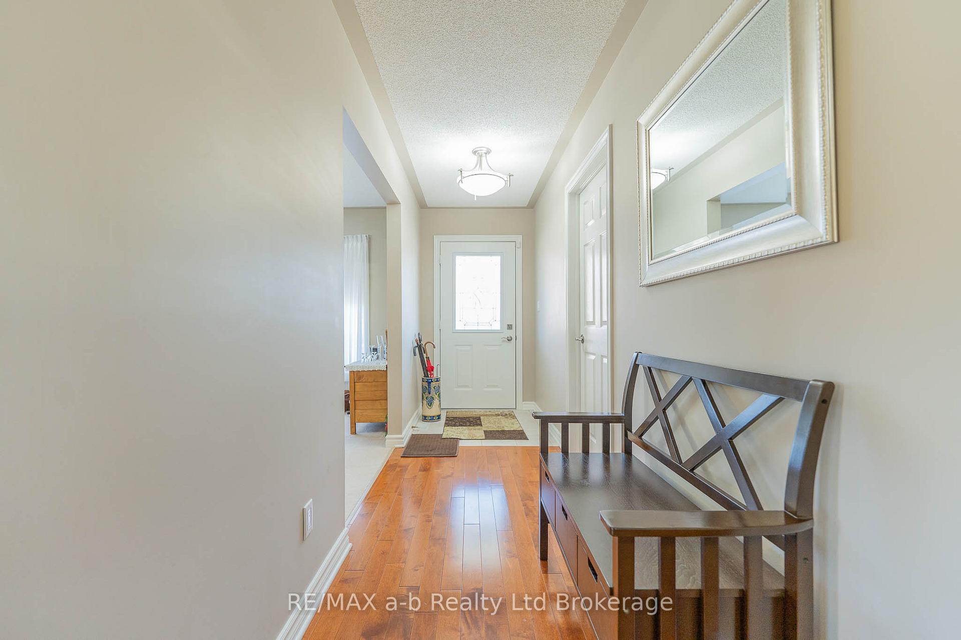 Photo 8 of 23 Armstrong Drive, Tillsonburg — HOMEH