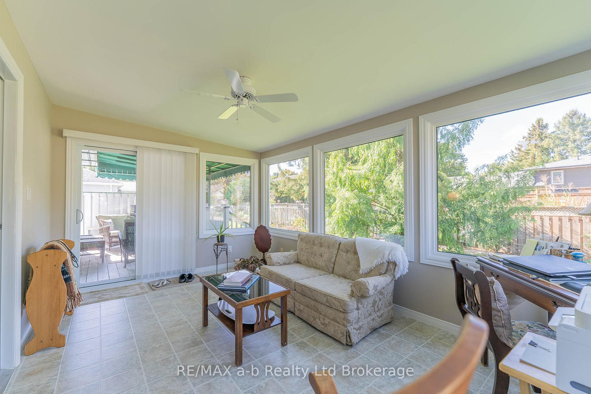 Photo 16 of 23 Armstrong Drive, Tillsonburg — HOMEH