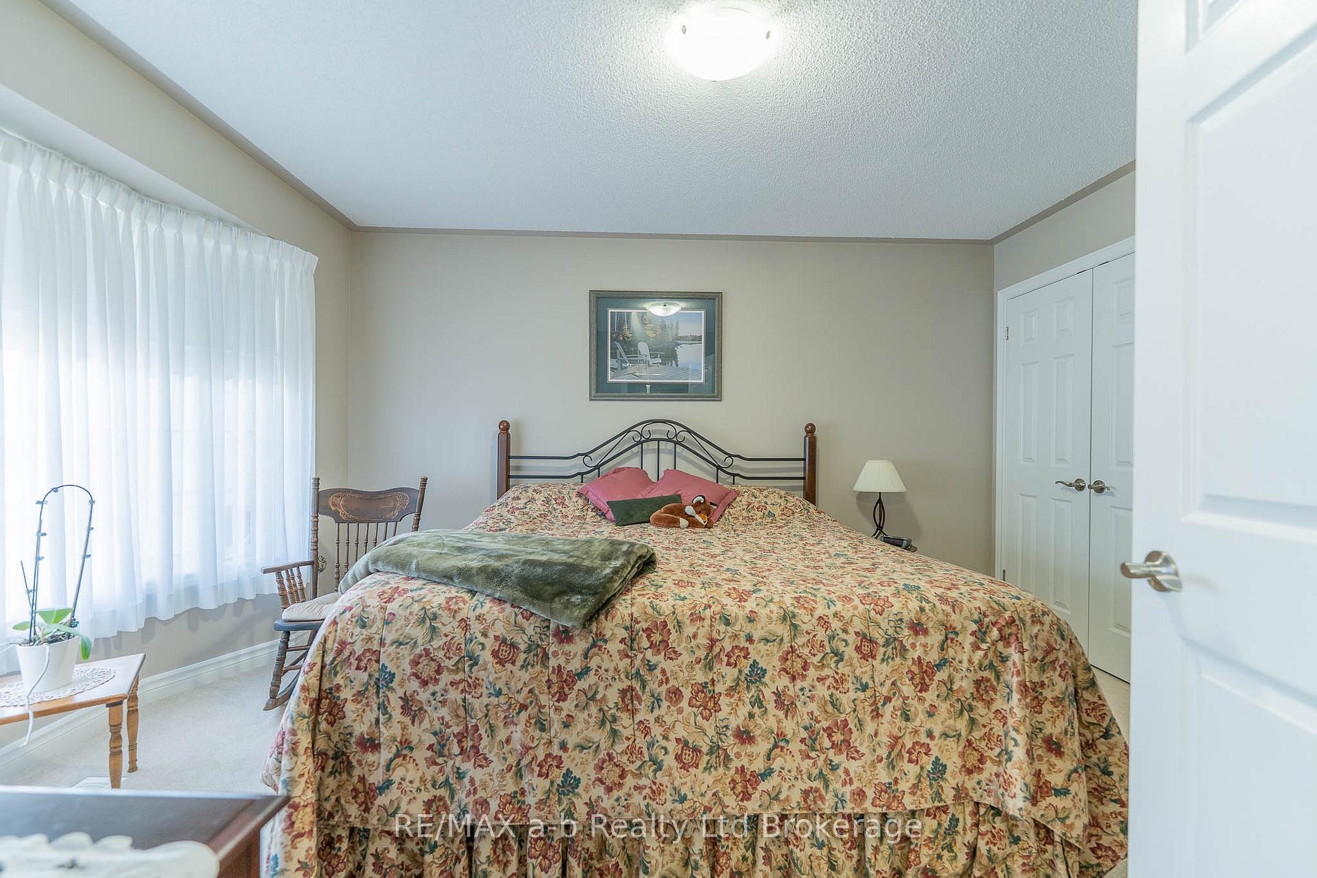Photo 24 of 23 Armstrong Drive, Tillsonburg — HOMEH