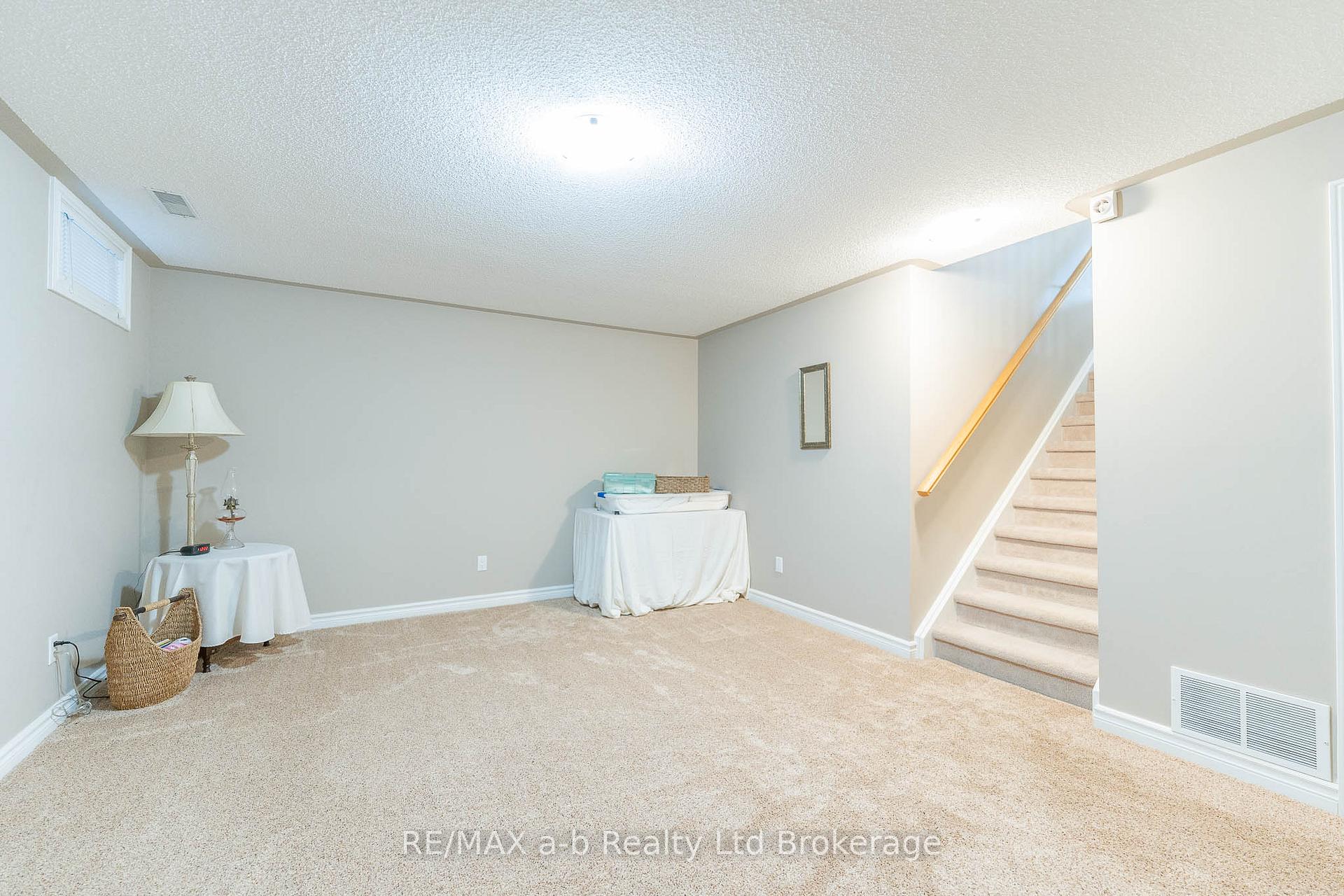 Photo 28 of 23 Armstrong Drive, Tillsonburg — HOMEH