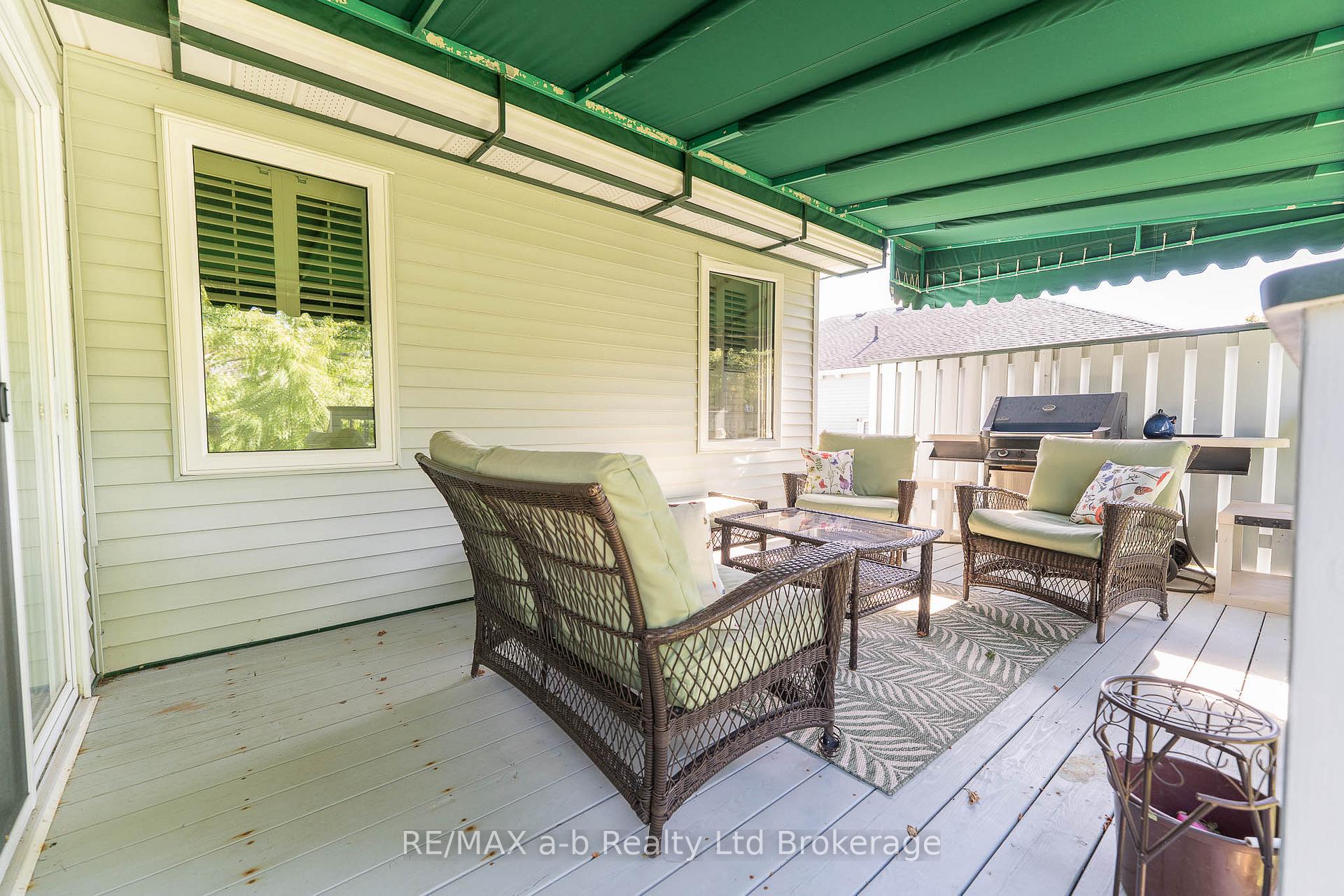Photo 31 of 23 Armstrong Drive, Tillsonburg — HOMEH