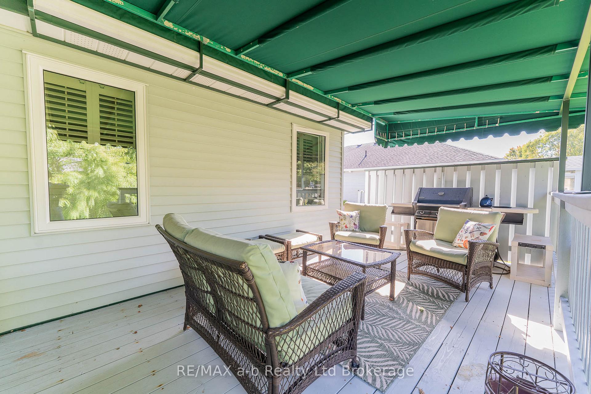 Photo 32 of 23 Armstrong Drive, Tillsonburg — HOMEH