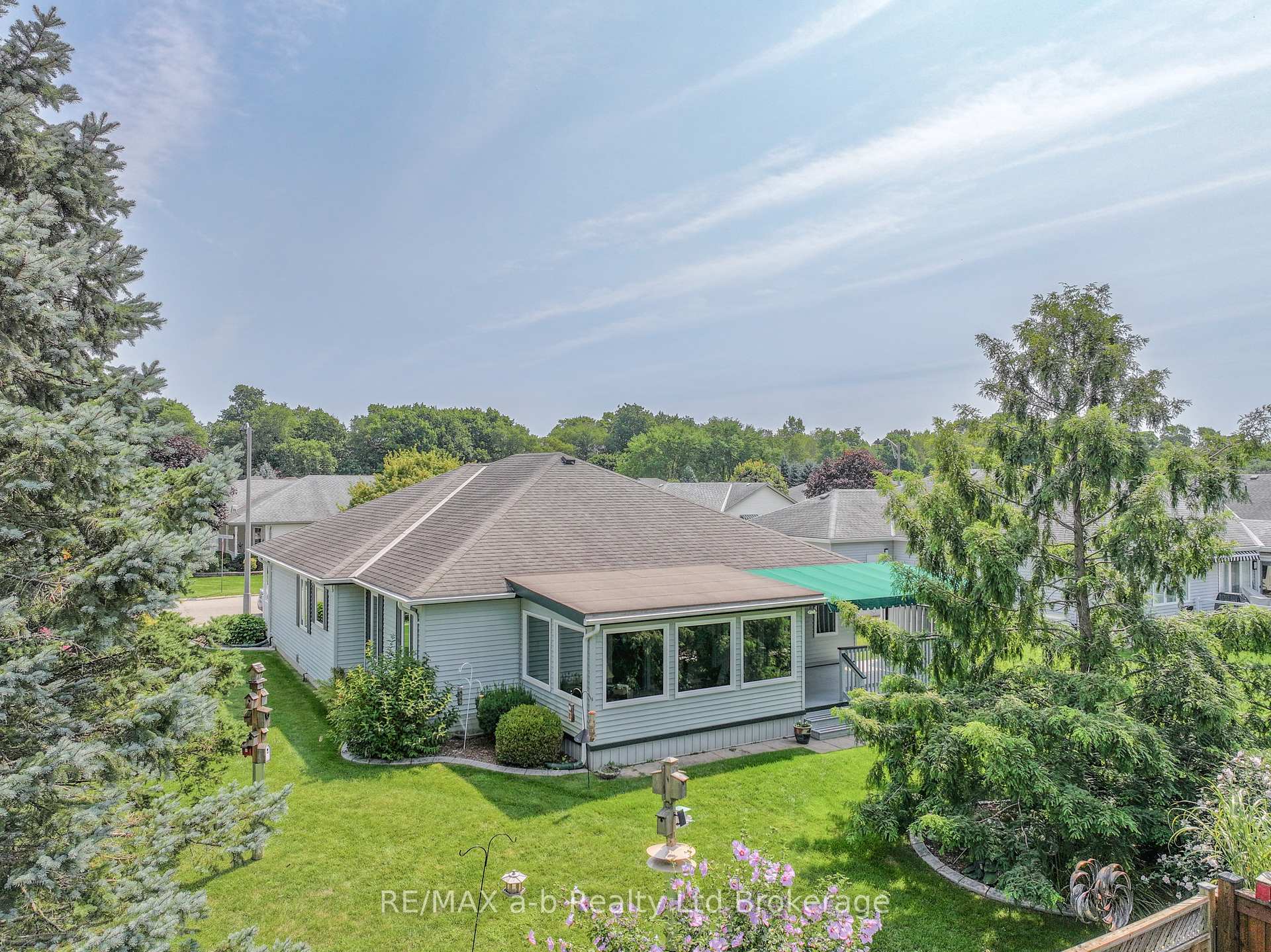 Photo 39 of 23 Armstrong Drive, Tillsonburg — HOMEH