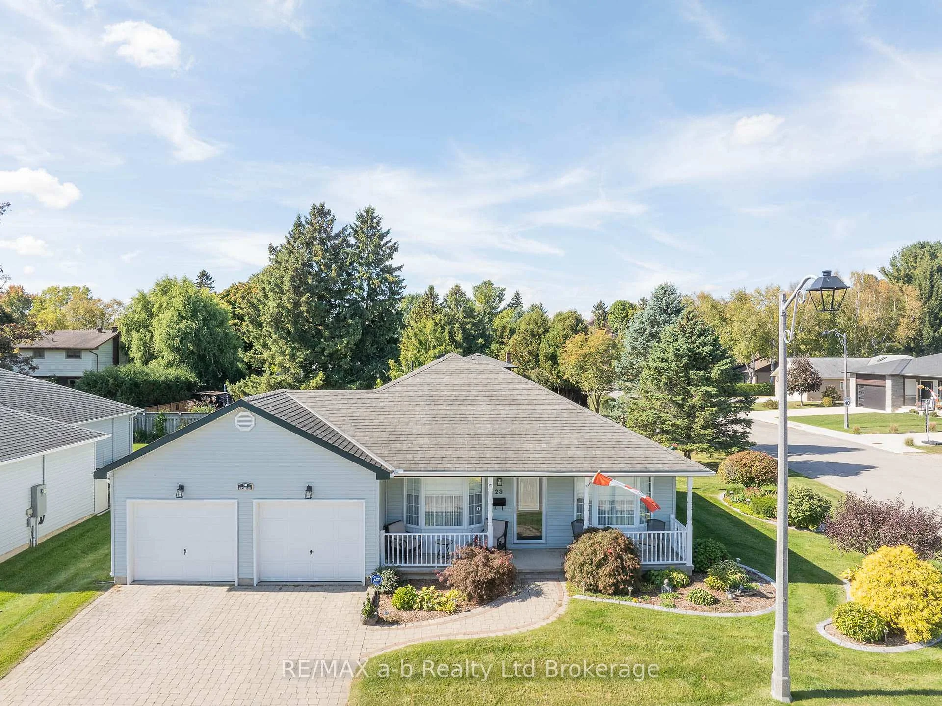 Photo 36 of 23 Armstrong Drive, Tillsonburg — HOMEH