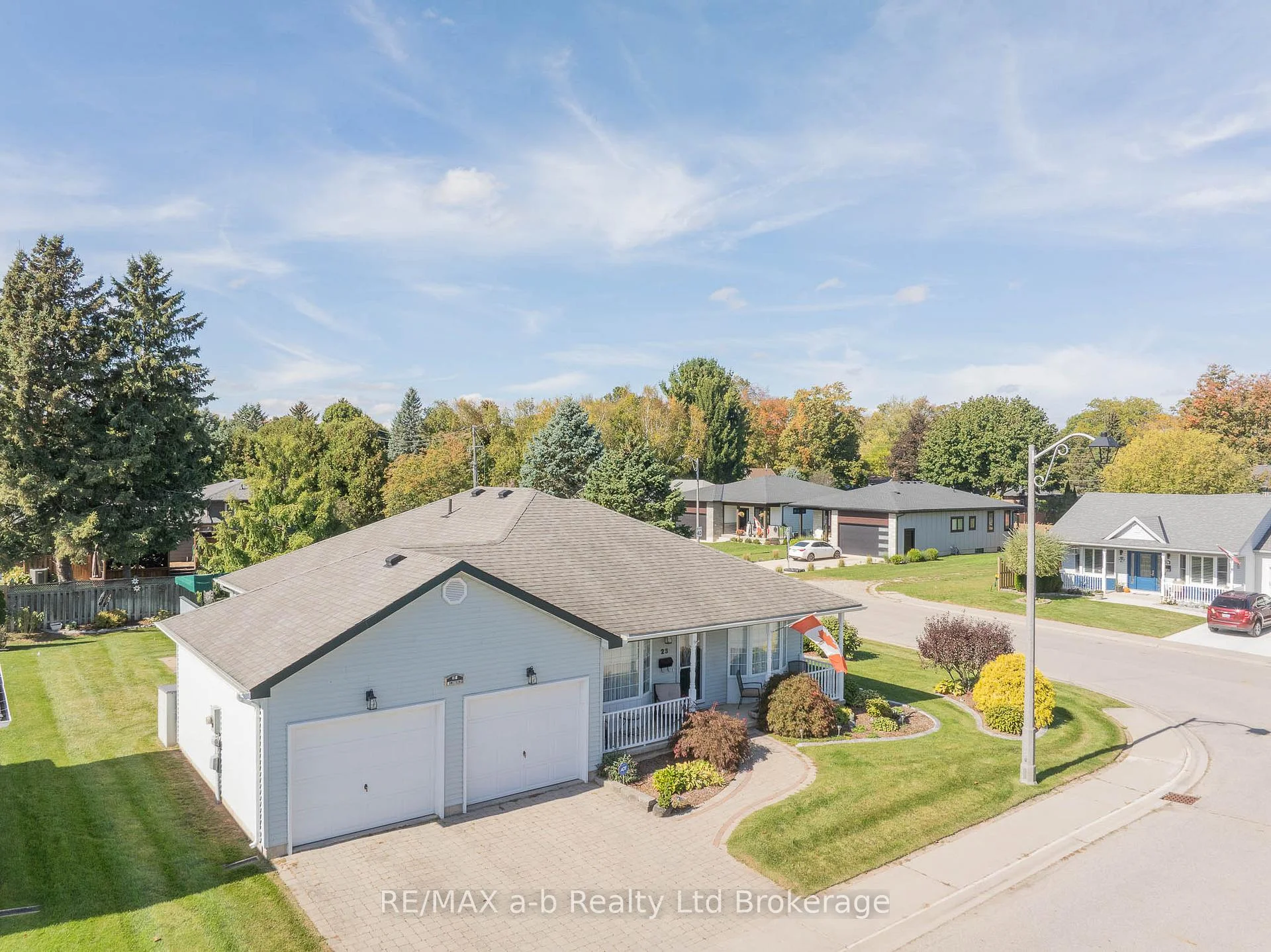 Photo 38 of 23 Armstrong Drive, Tillsonburg — HOMEH