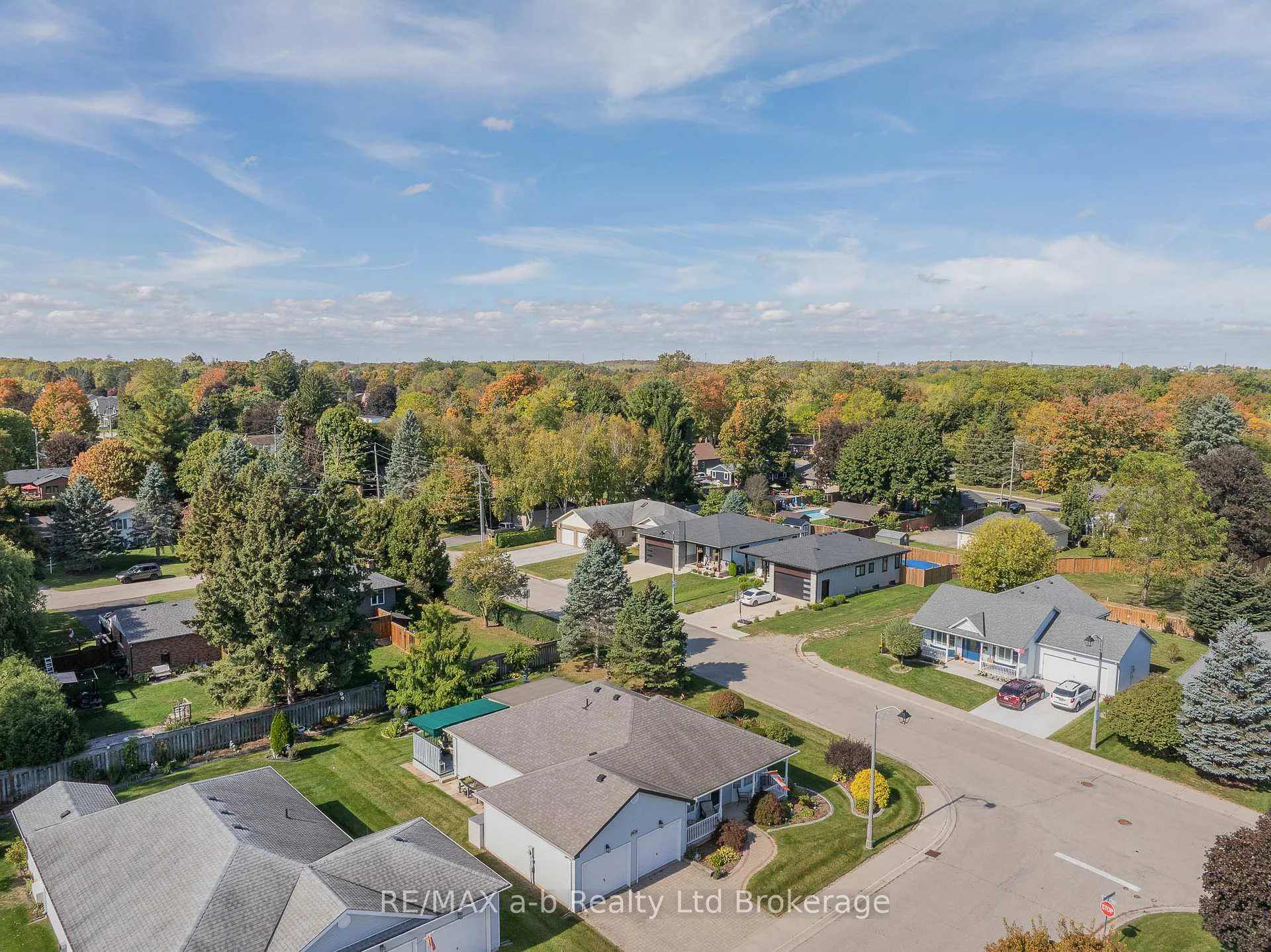 Photo 44 of 23 Armstrong Drive, Tillsonburg — HOMEH