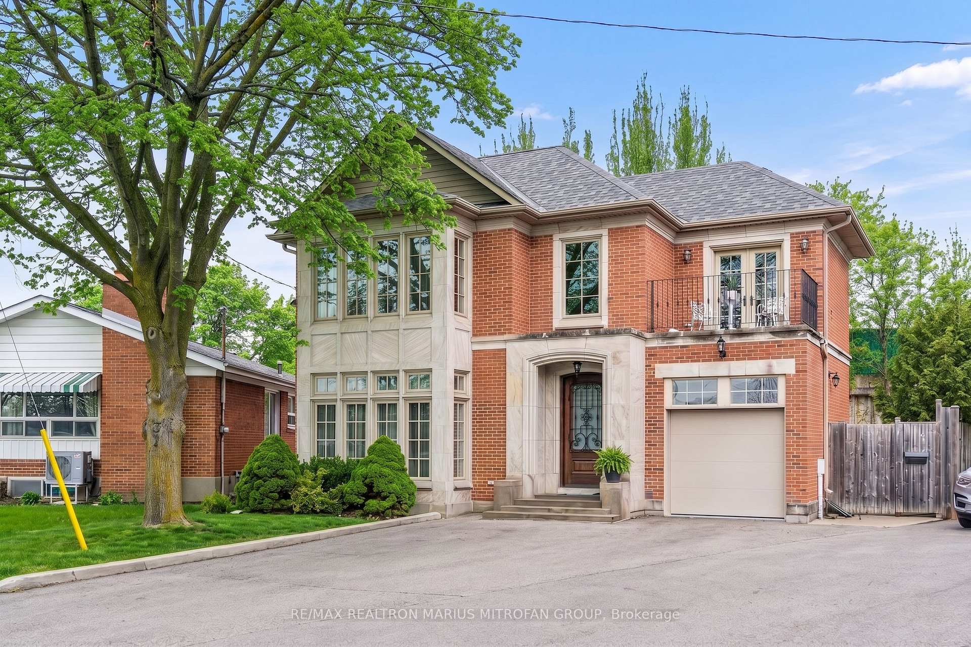 Photo 1 of 7 Rollins Place, Etobicoke, Islington-City Centre West — HOMEH