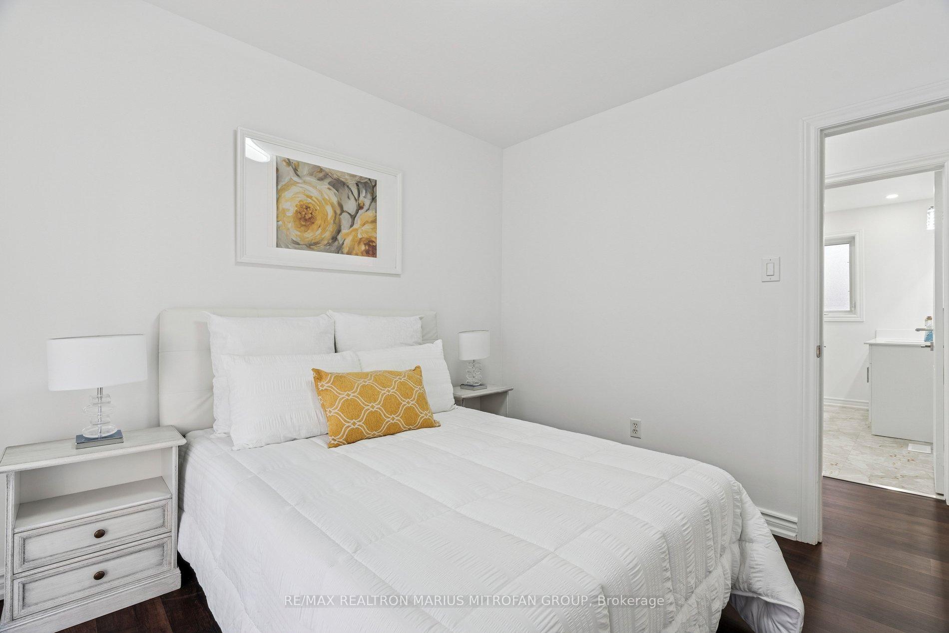 Photo 19 of 7 Rollins Place, Etobicoke, Islington-City Centre West — HOMEH