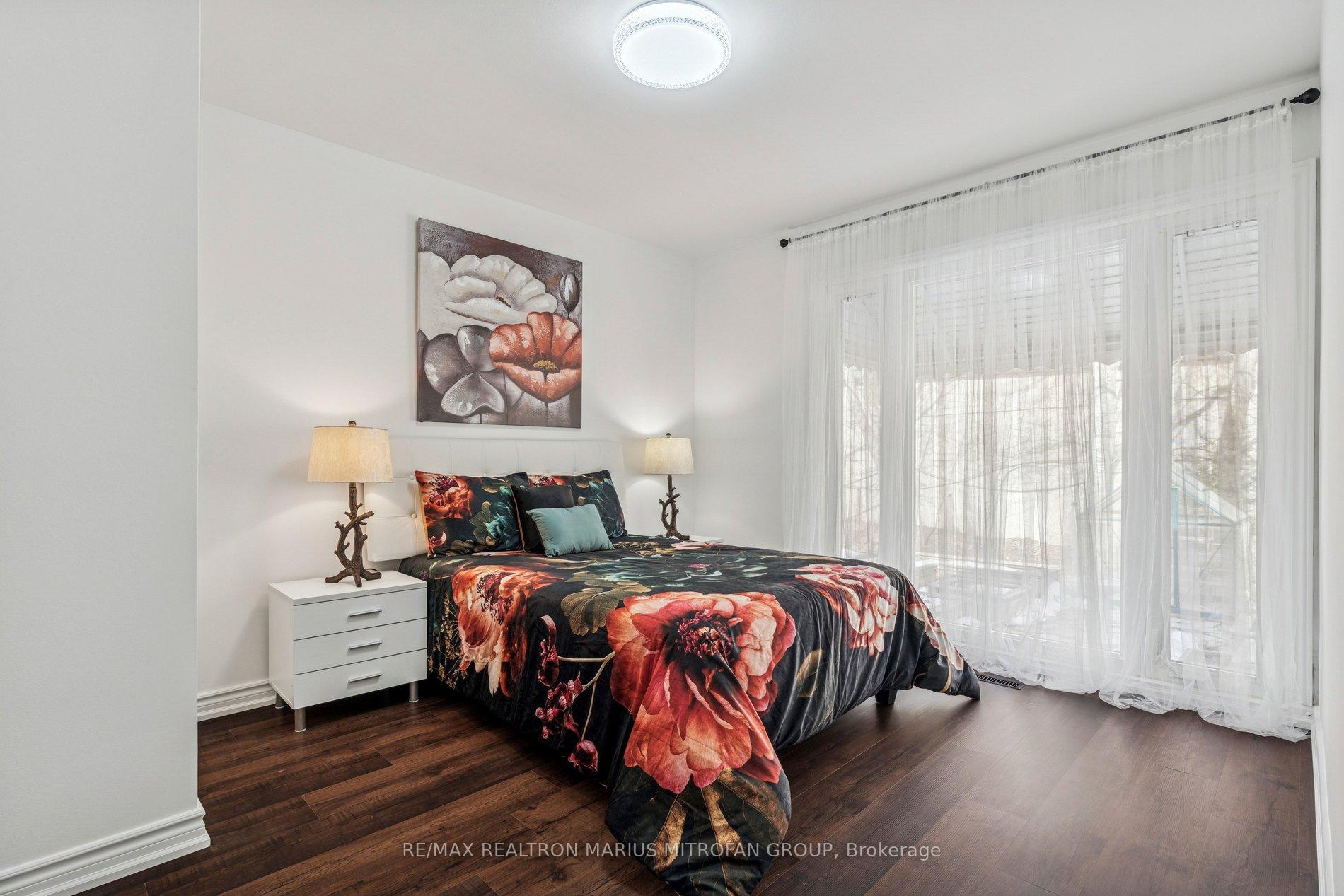 Photo 21 of 7 Rollins Place, Etobicoke, Islington-City Centre West — HOMEH